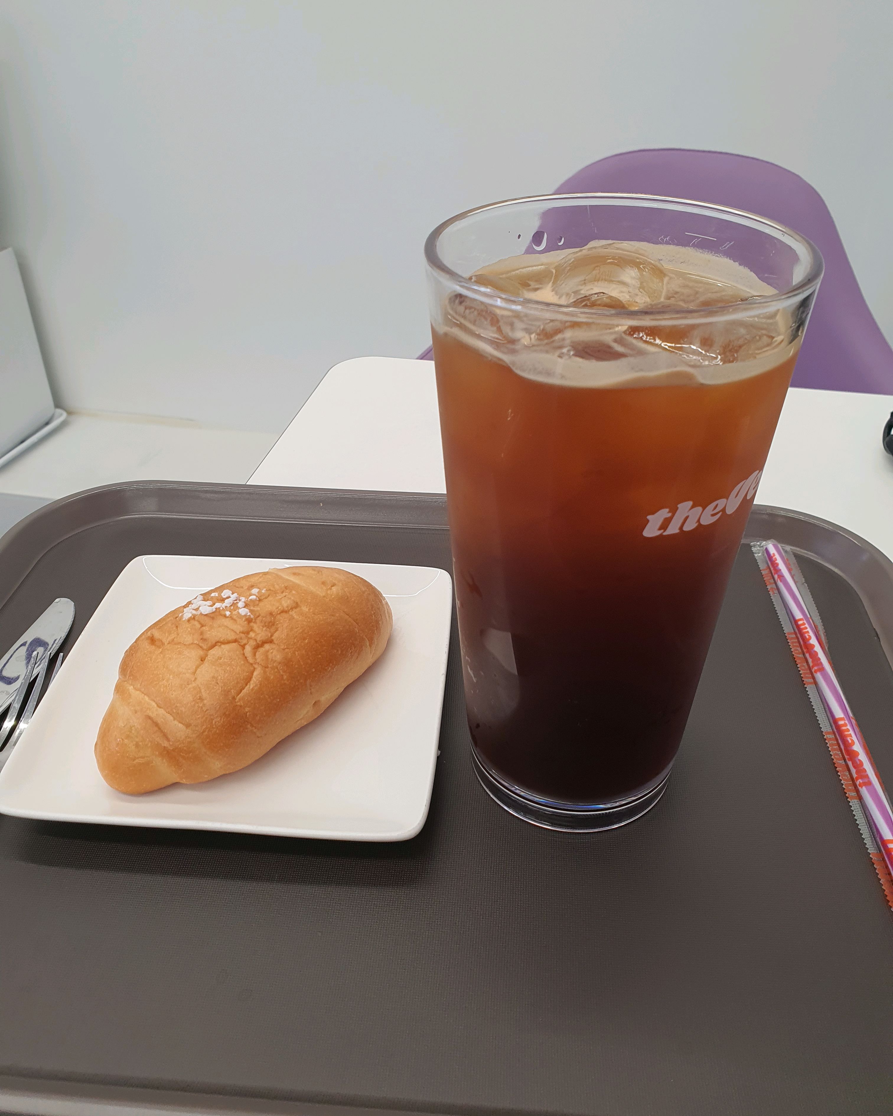  한국 서울 상봉역 주변 버블티 카페. 더벤티 서일대점