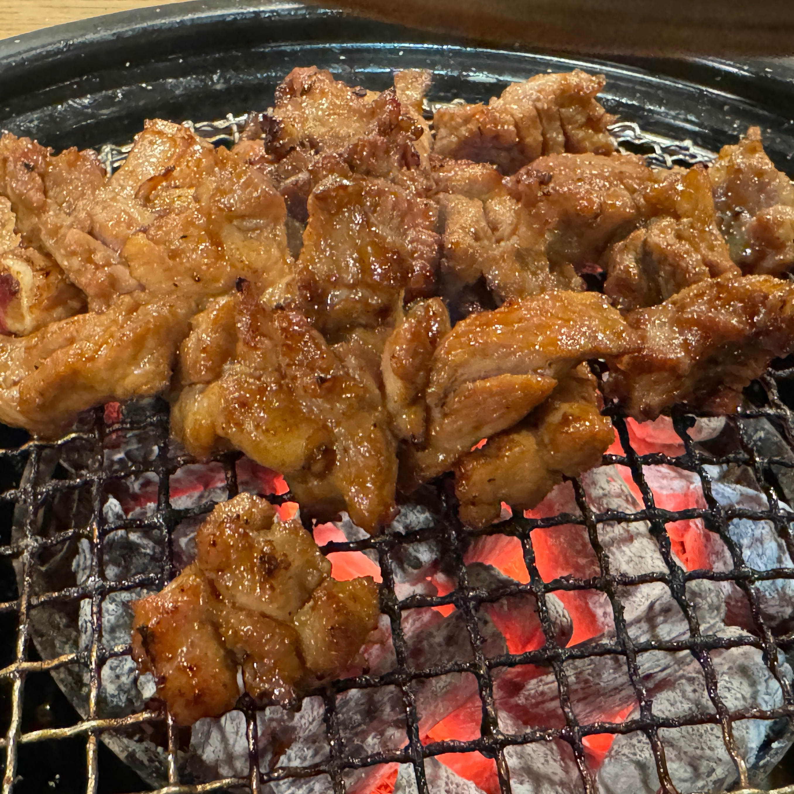금요일 저녁 최고의 선택..!!! 너무너무 맛있어요 ㅎㅎ 돼지갈비가 소갈비같이 살살 녹네요