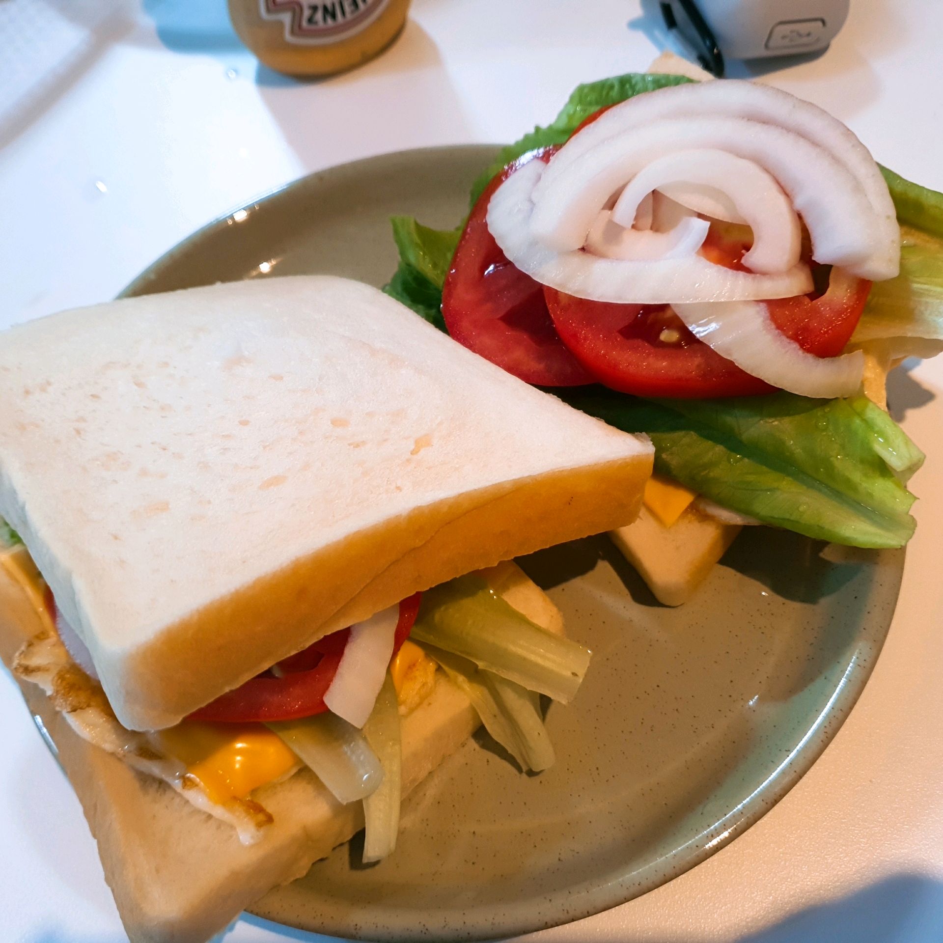 그냥 먹어도 맛잇지만 샌드위치 만들어 먹으니 더 맛있네요. - 명지국제신도시 맛집 화이트리에 명지국제점