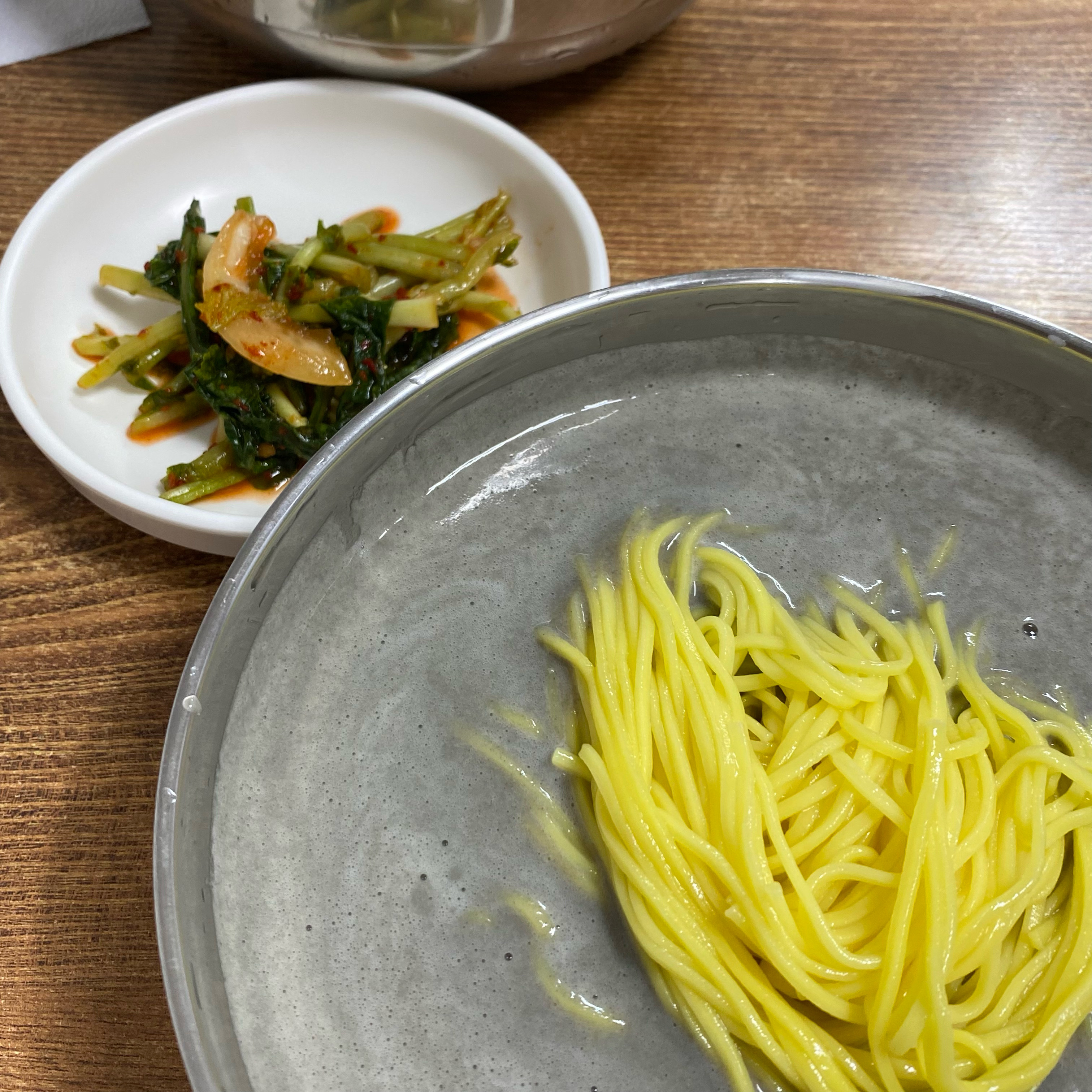 콩물이 아주 쑥쑥 들어갑니다.. - 대전 맛집 고단백식당