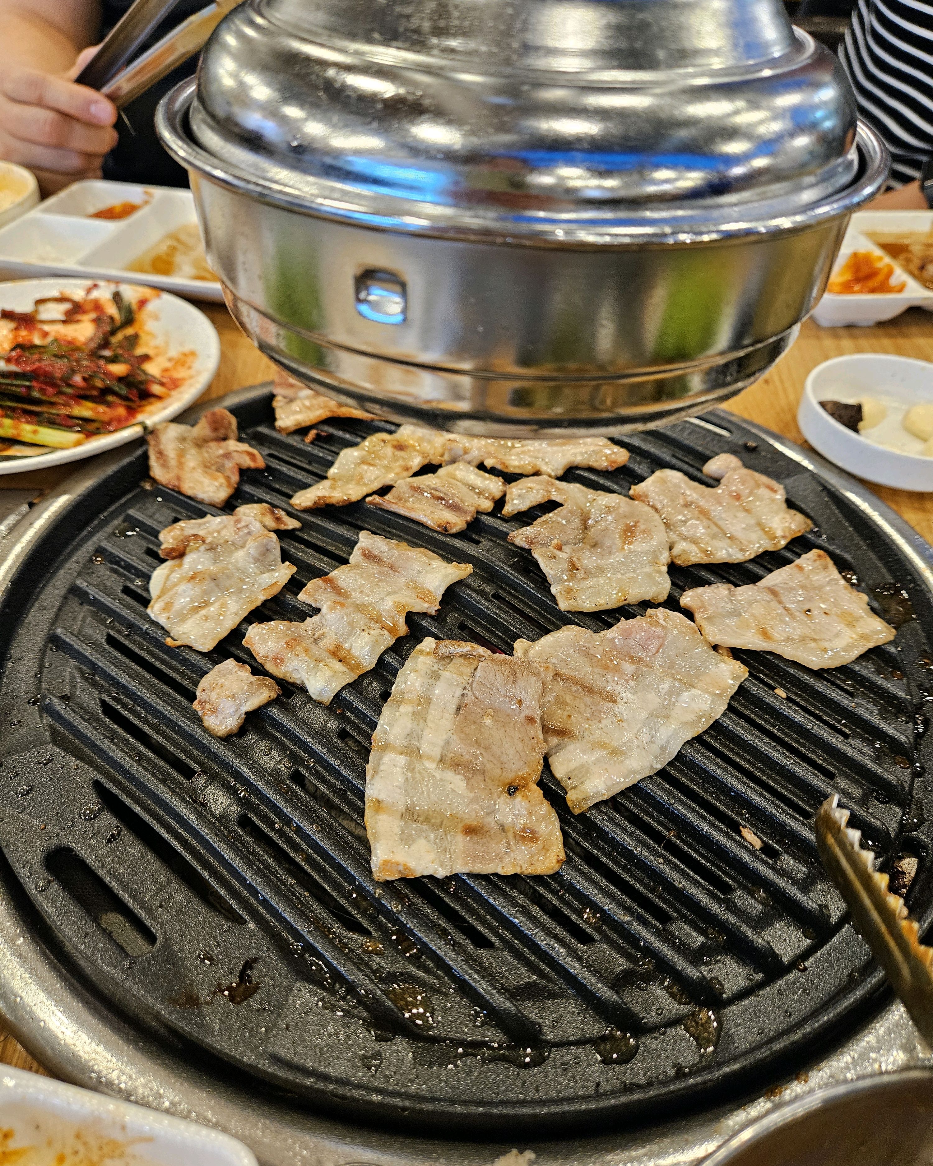 사장님도 친절하시고 삽겹살에 파김치 정말 맛 있어요 - 권선동 맛집 소풍