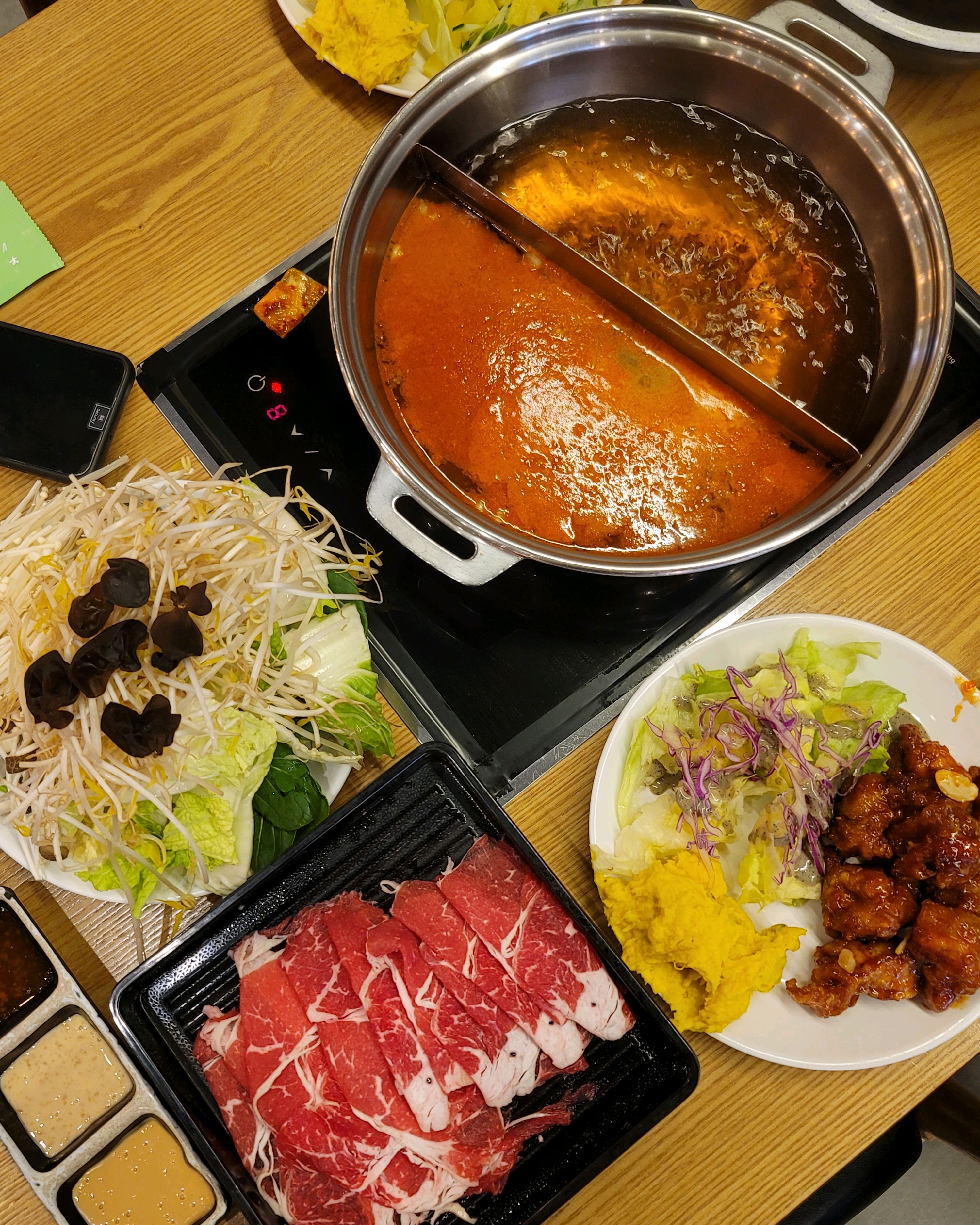 주말에 이용했는데 거의 오픈시간 맞춰가길 잘한것 같더라고요. 자리가 금방 찼어요 ! - 대구 만촌동 맛집 샤브20 만촌점