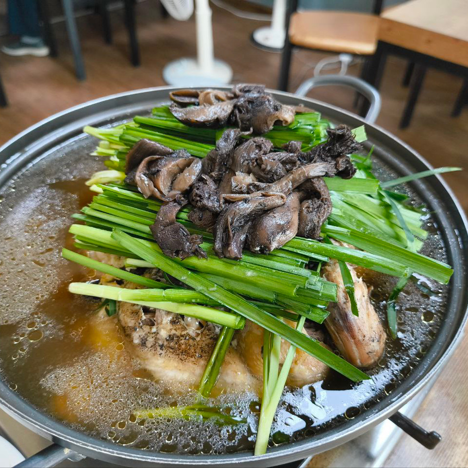 Yeonsinnae Station Duck Baeksuk Restaurant Neungwon Duck Roast Restaurant