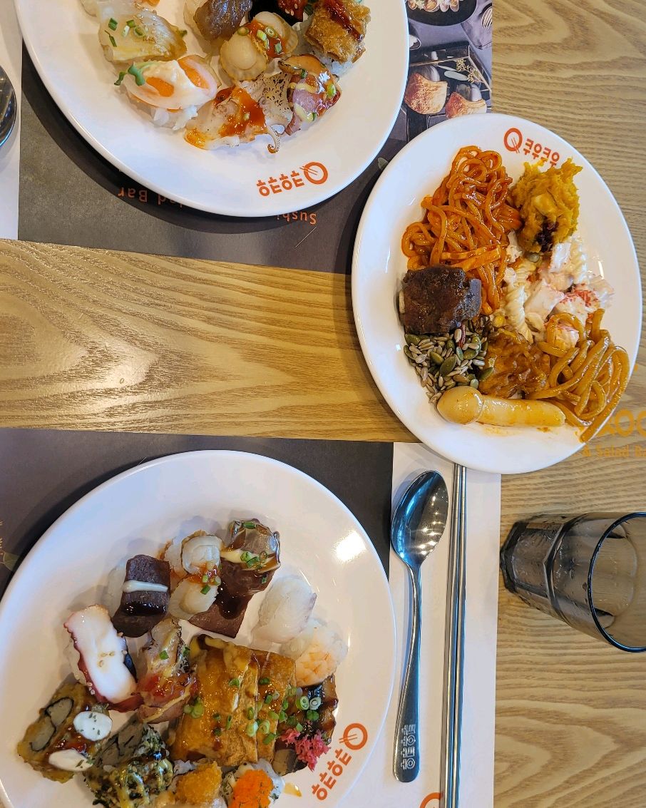 친구랑 점심 먹기로 해서 뭘 먹을까 고민하다 오랜만에 먹었는데 맛도 좋고 깔끔해서 만족하