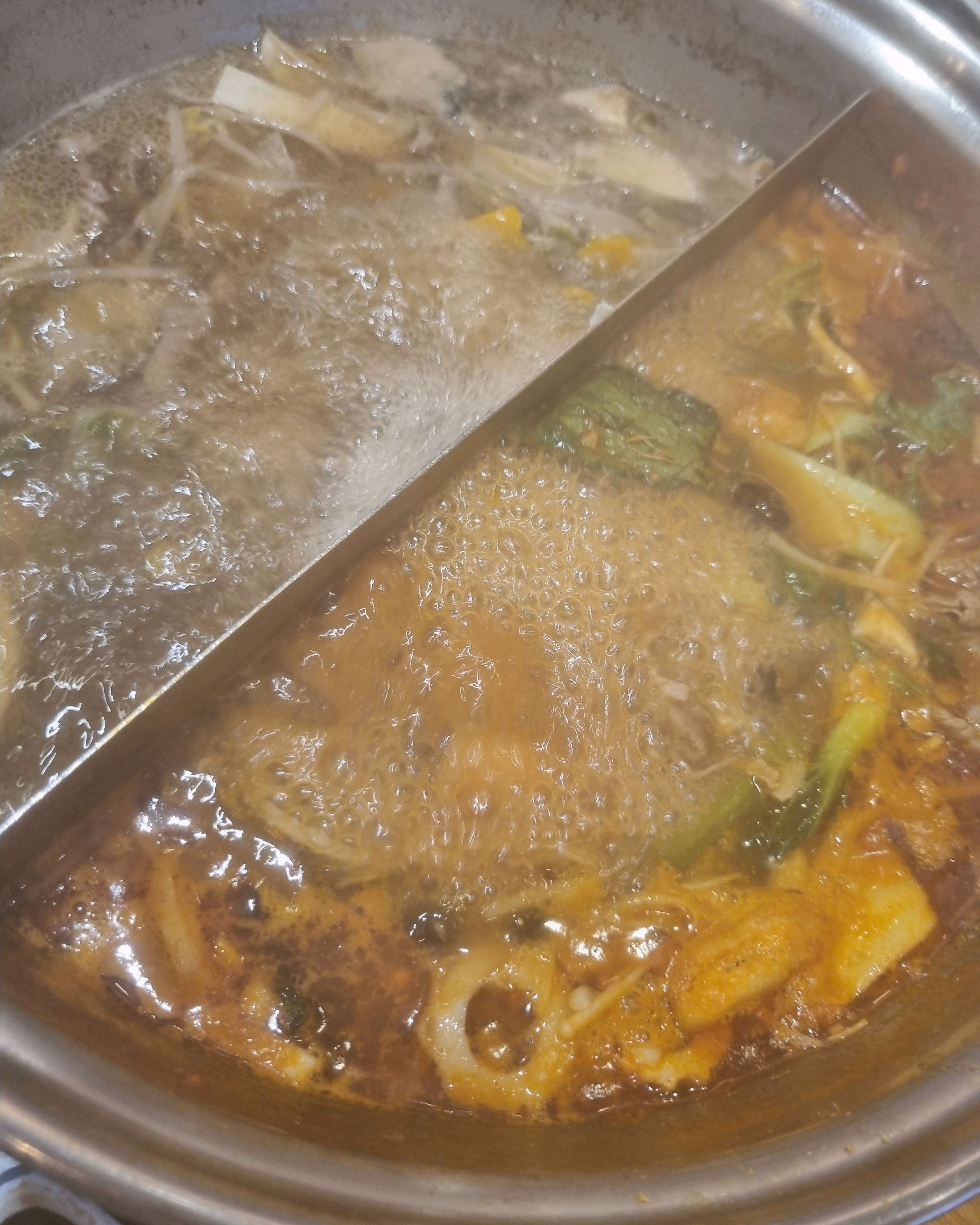 뜨거운 김이 올라와 사진이 엉망이지만ㅎ - 양산 북정 맛집 샤브20 양산북정점