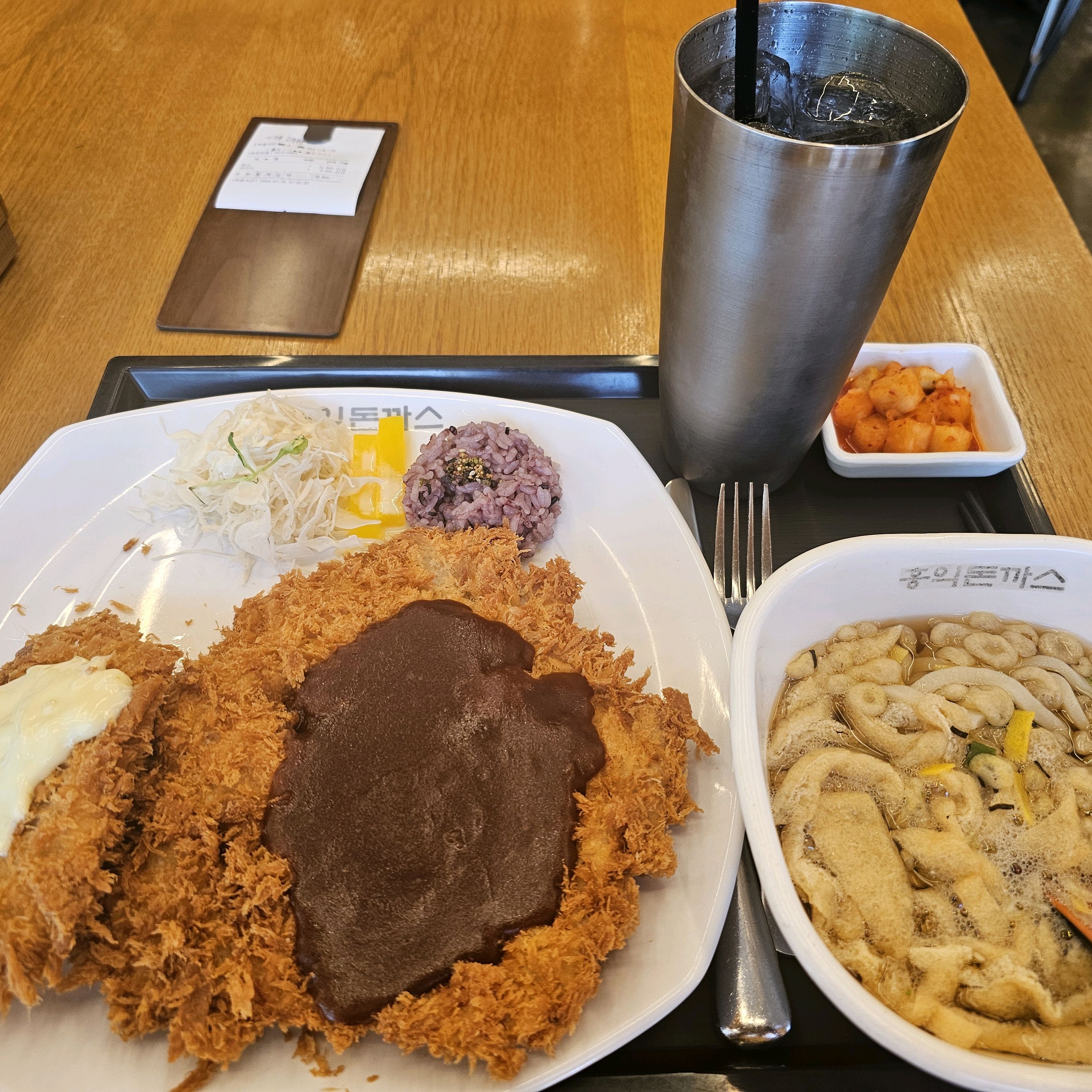 돈까스와 우동이 들어간 정식과 사이다를 같이 먹었는데 양도 많지만 맛있어요 - 천안 두정동 맛집 홍익돈까스 천안두정점
