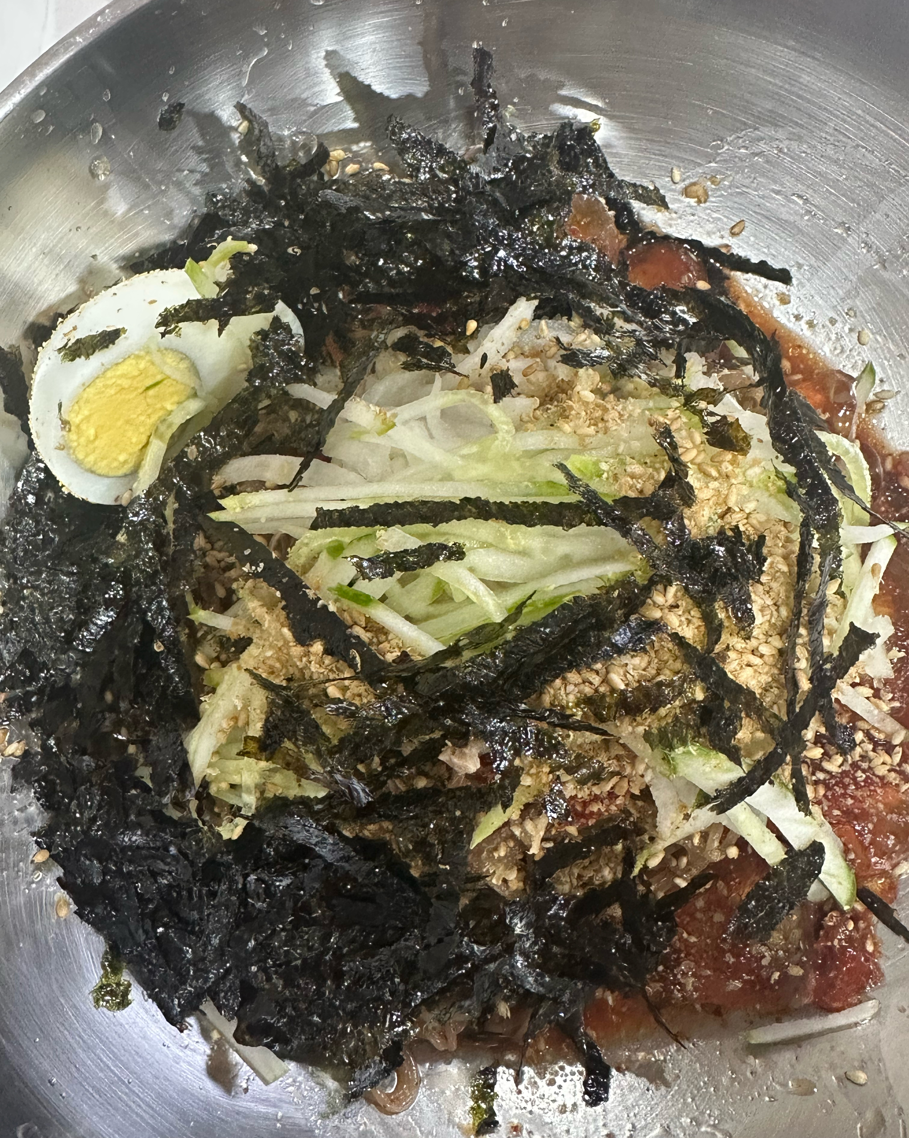 맛있는데 회 자체가 다니까 설탕 추가 전에 미리 드셔보세요. 그리고 전에는 안 그랬던 것