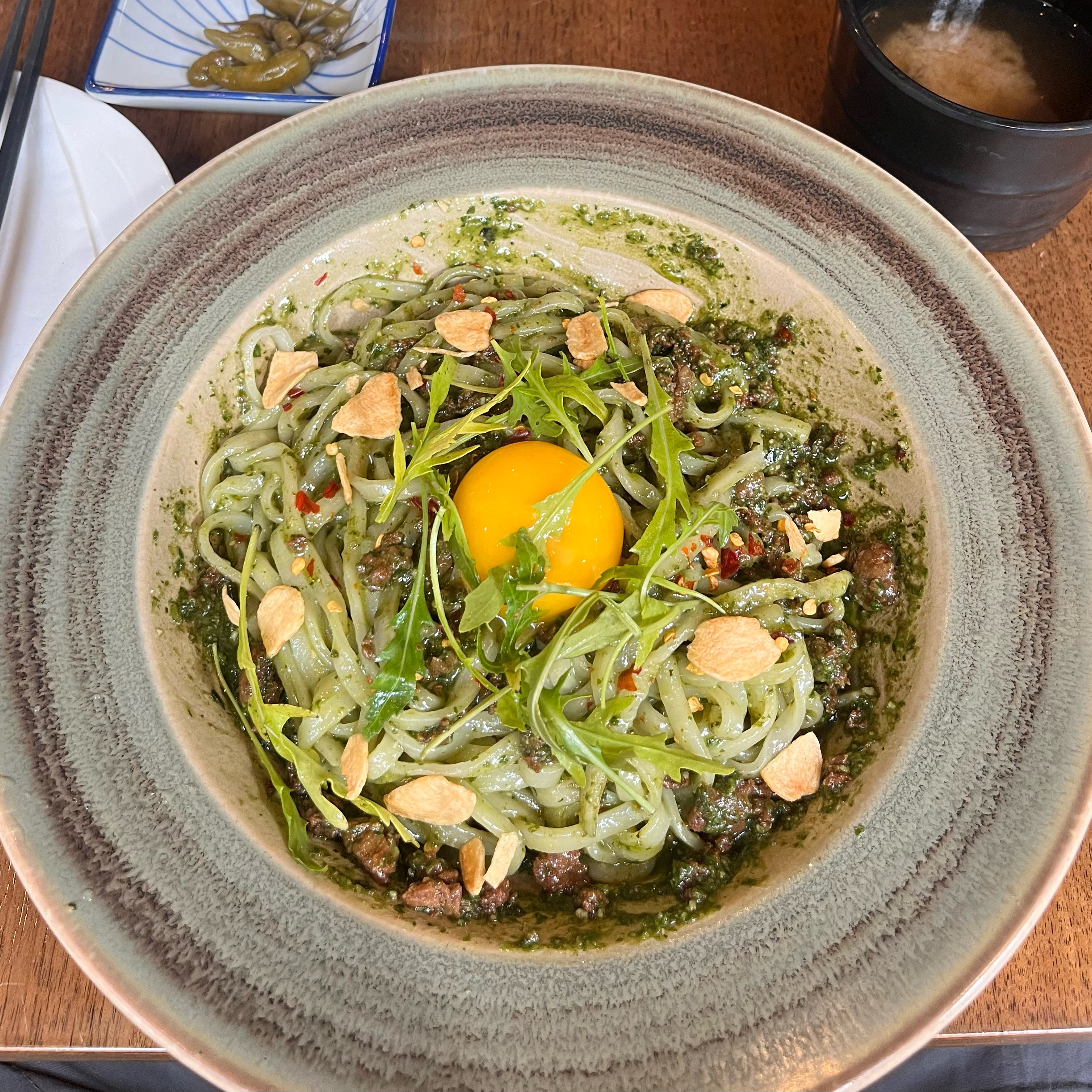 망원동 놀러왔다가 들렀는데 생각보다 맛이 좋아서 놀랐습니당. 마제소바랑 바질소바랑 고민하다
