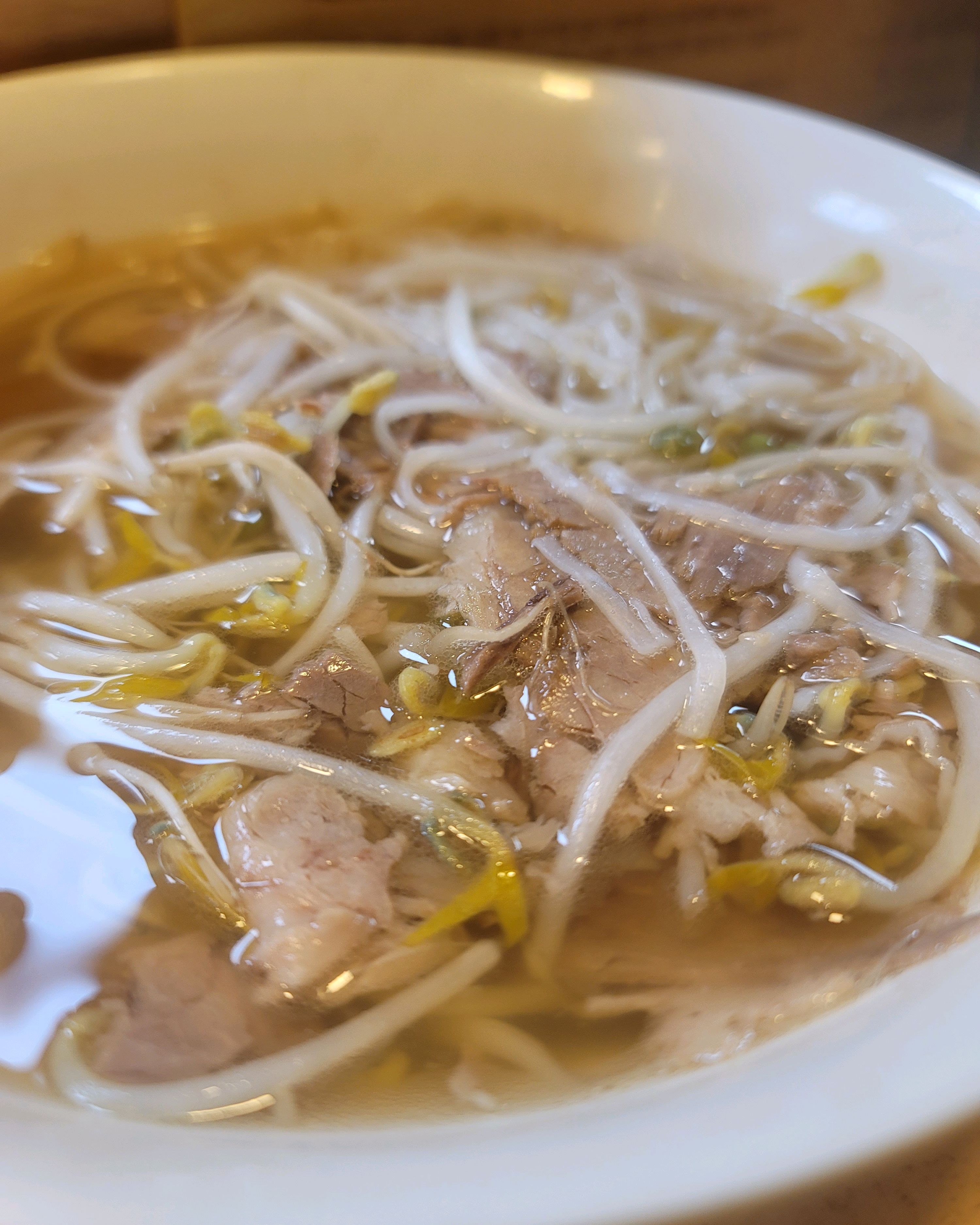 아이가 너무너무 좋아해서 주1회는 꼭 방문해요. 오늘도 차돌박이쌀국수+버펄로윙 맛있게 먹고