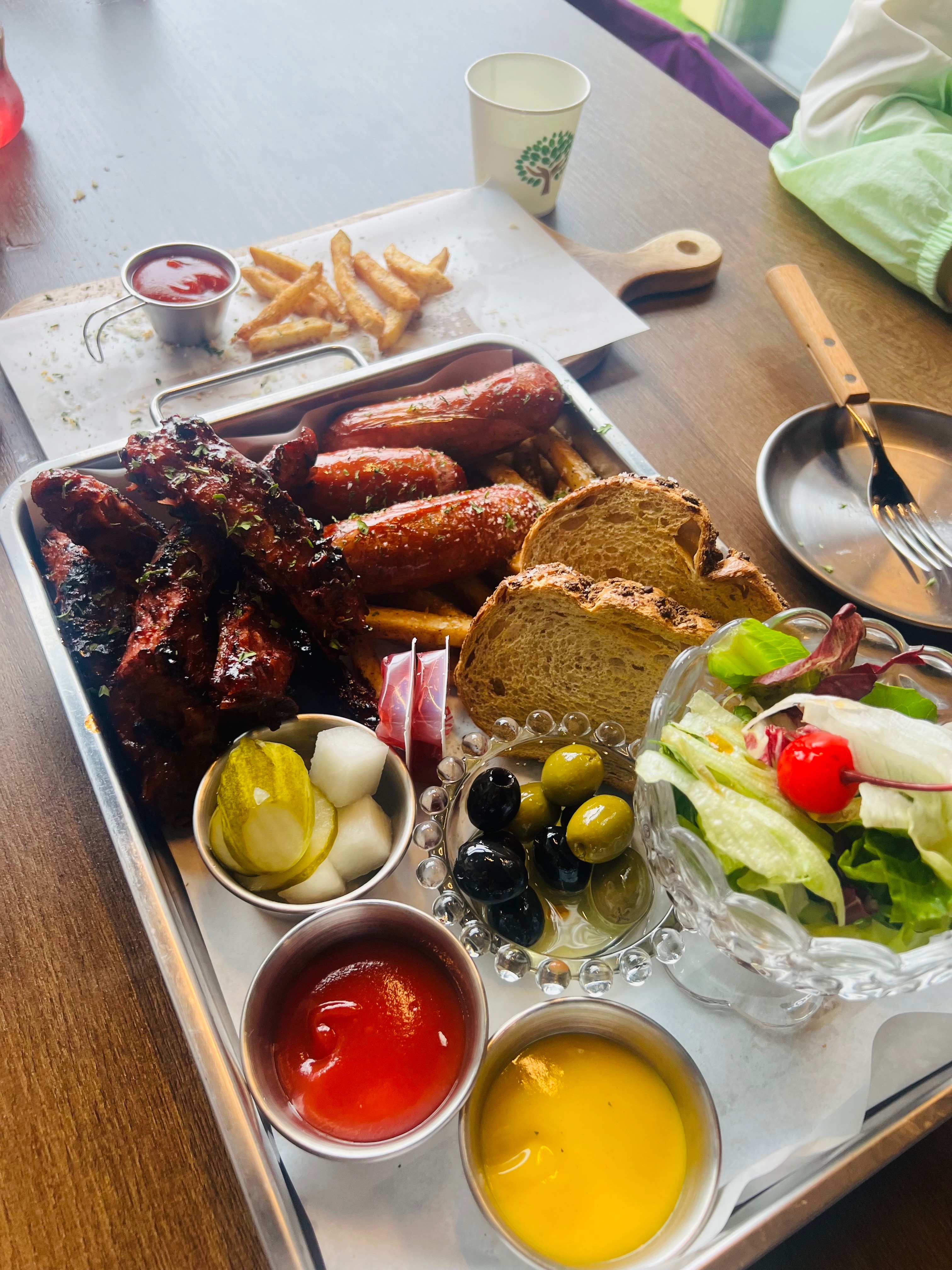 와우 송정동에 이런 맛집이 있는 줄 몰랐네요 새로 생긴 거 같은데 분위기도 만점 단체 회식