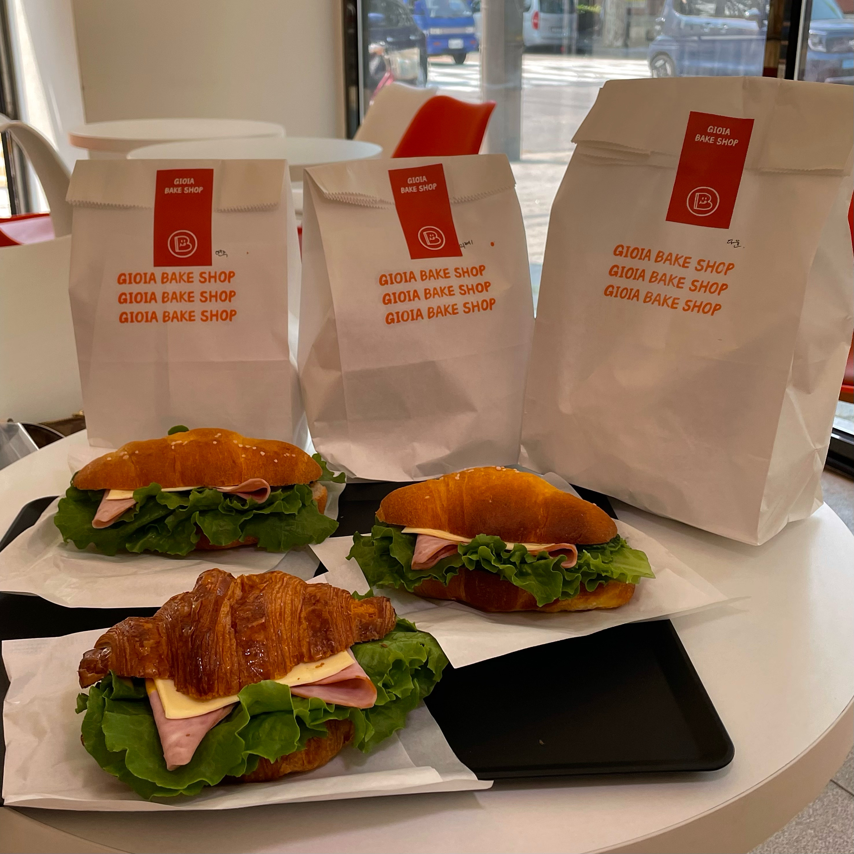 소금빵 찐맛집이에요!!! - 천호동 맛집 조이아베이크샵