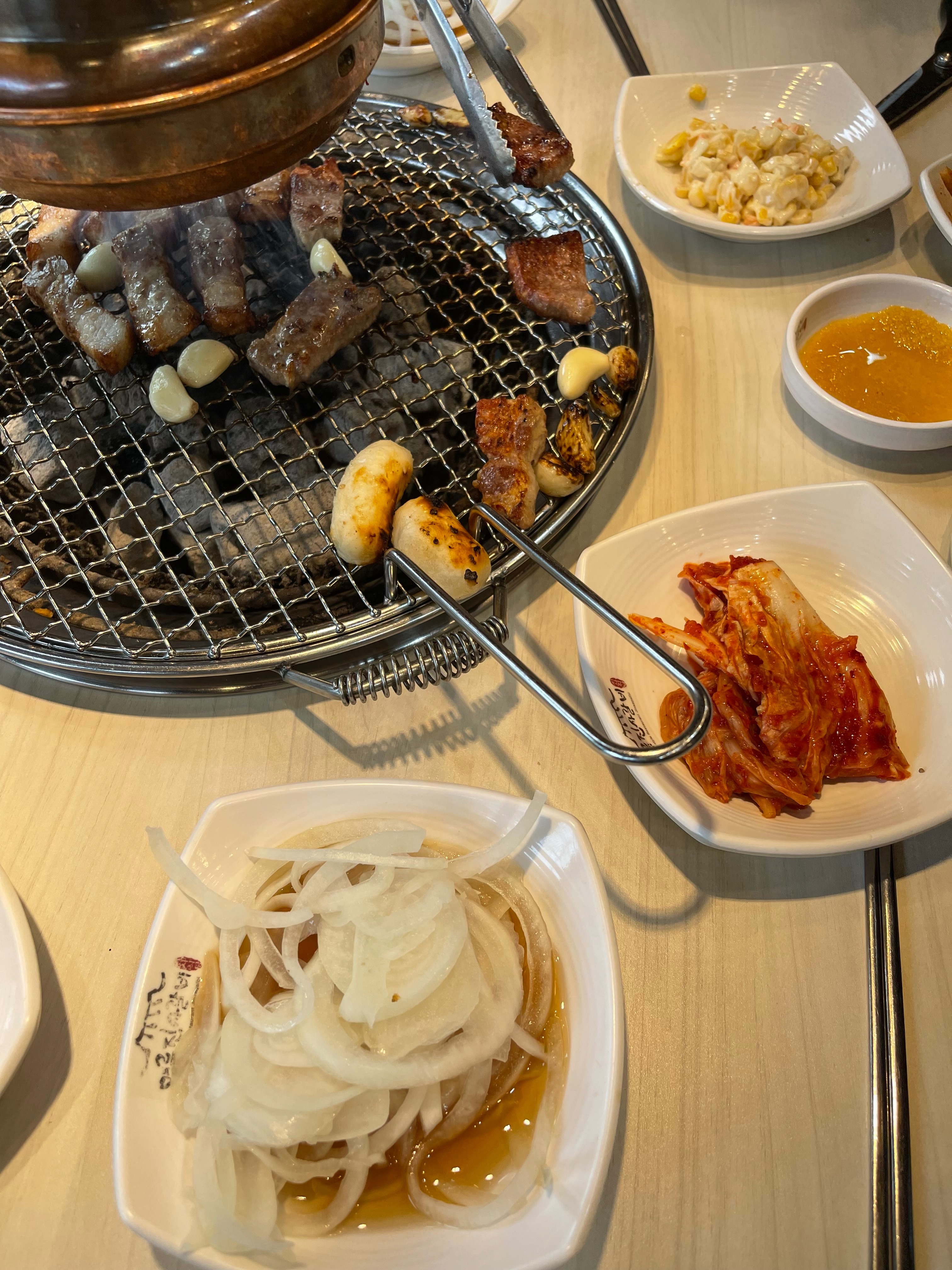 점심 때 와서 한적하고 사장님도 친절하세요 고기상태도 좋았어요 불판도 갈아주셔서 좋아요!!
