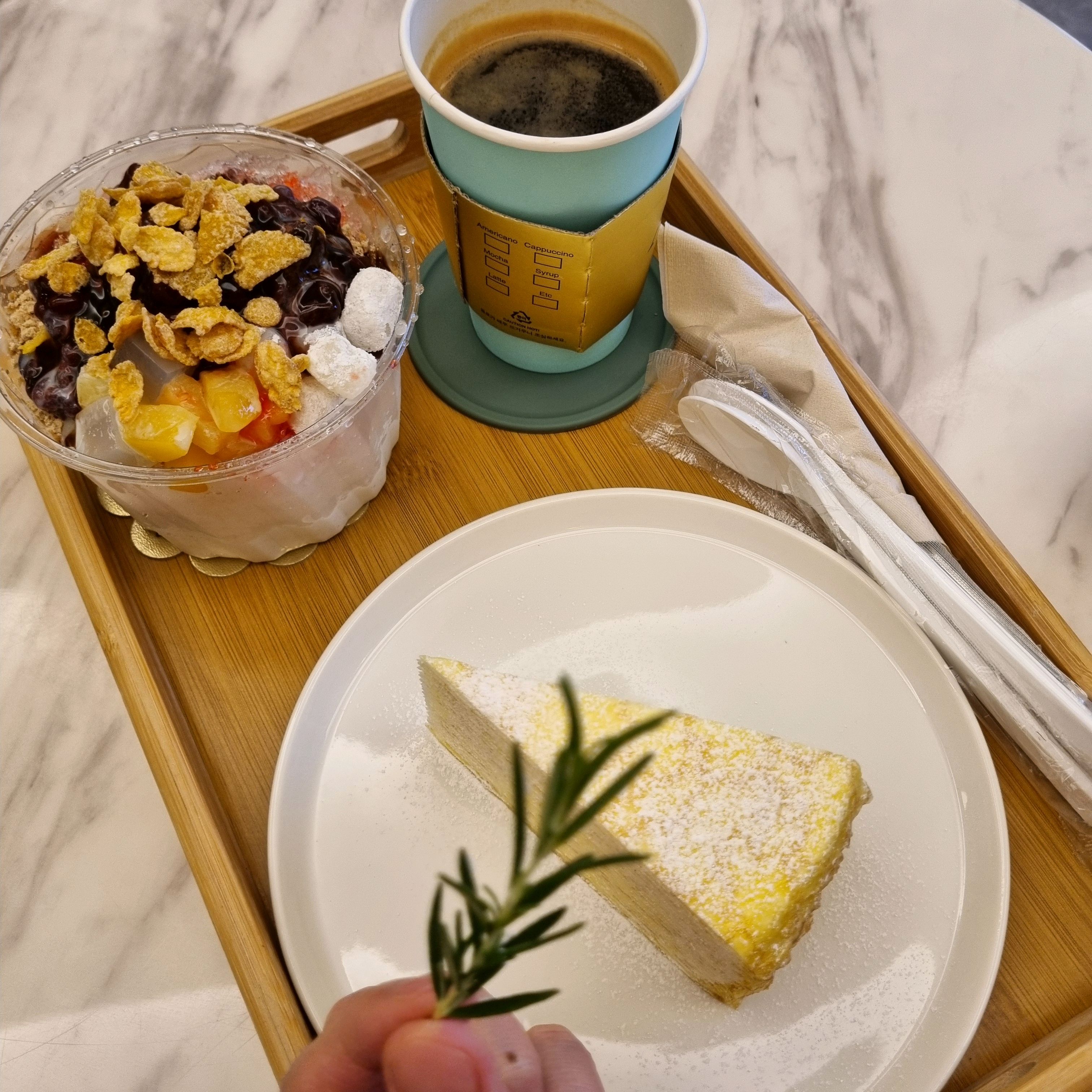 딱 기본맛인 1인빙수가 있어서 좋아요~ - 경포대 맛집 AURA Cafe&Lounge