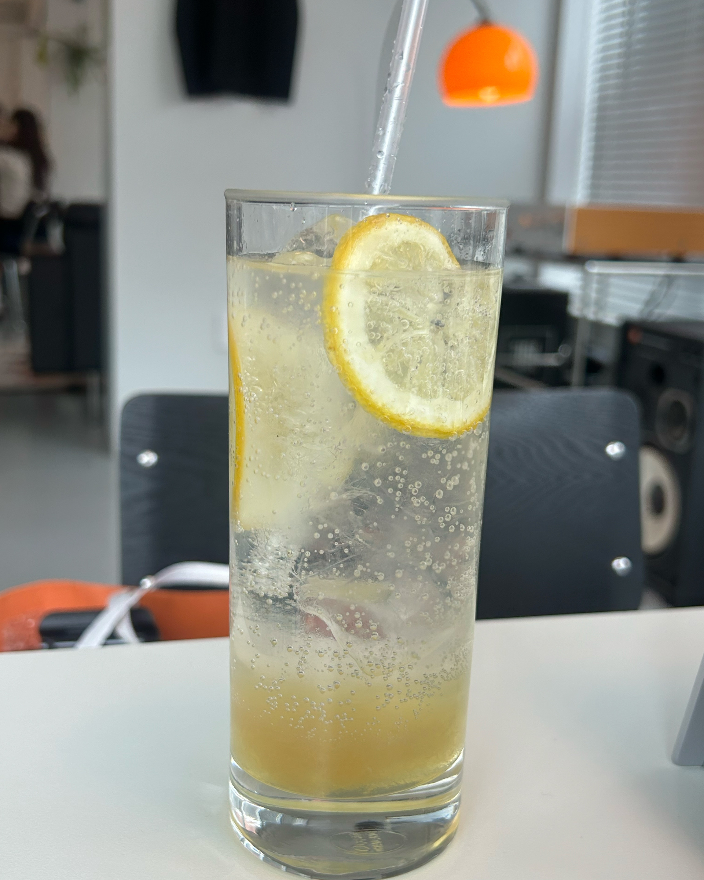 주말에는 대기가 있는 거 같아요! 음료도 맛있고 한데 이용시간 제한이 있다보니 뭔가 불안한