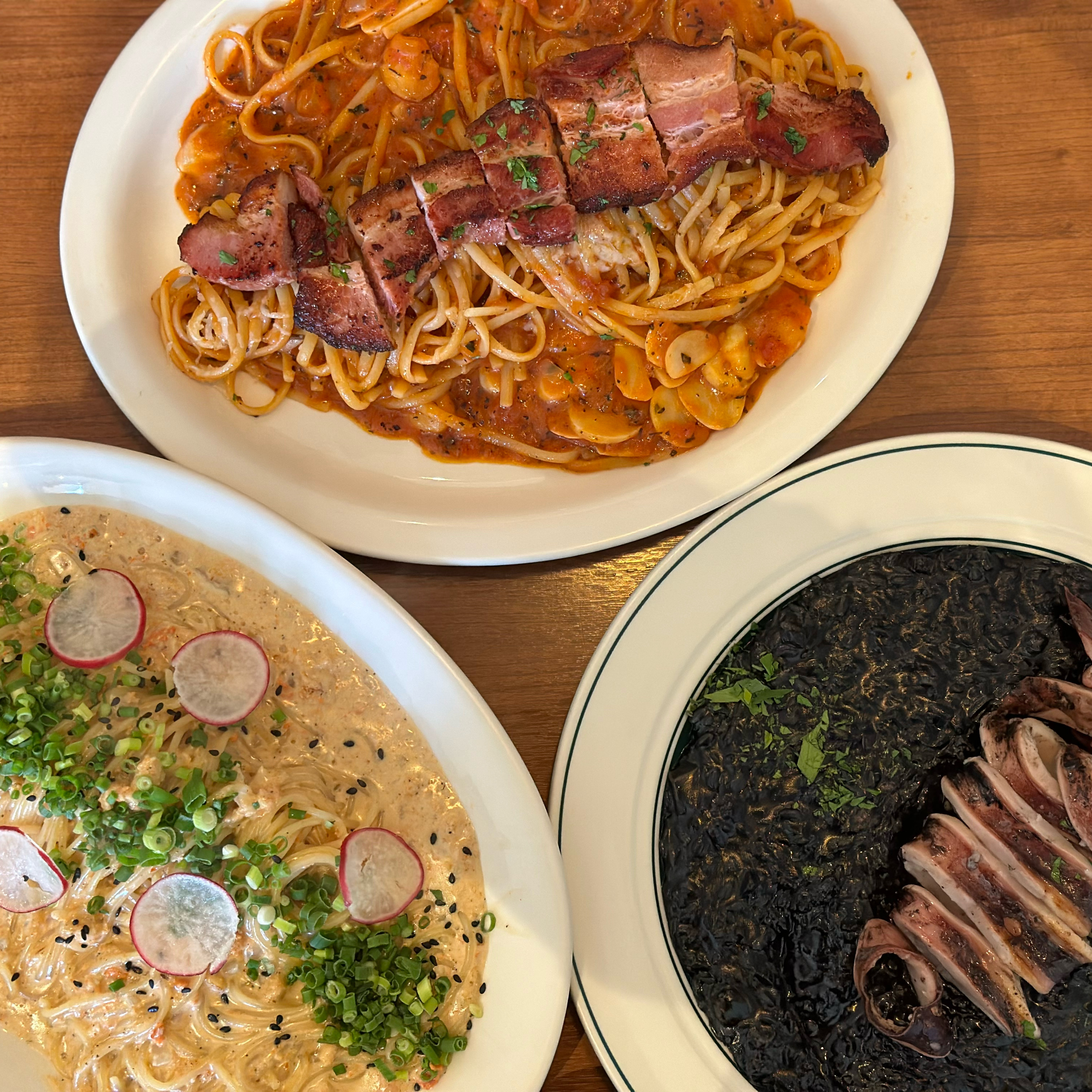 🍽️ 여러번 방문 해 봤지만 통 베이컨 토마토 파스타랑 먹물 오징어 리조또가 제일 맛있는