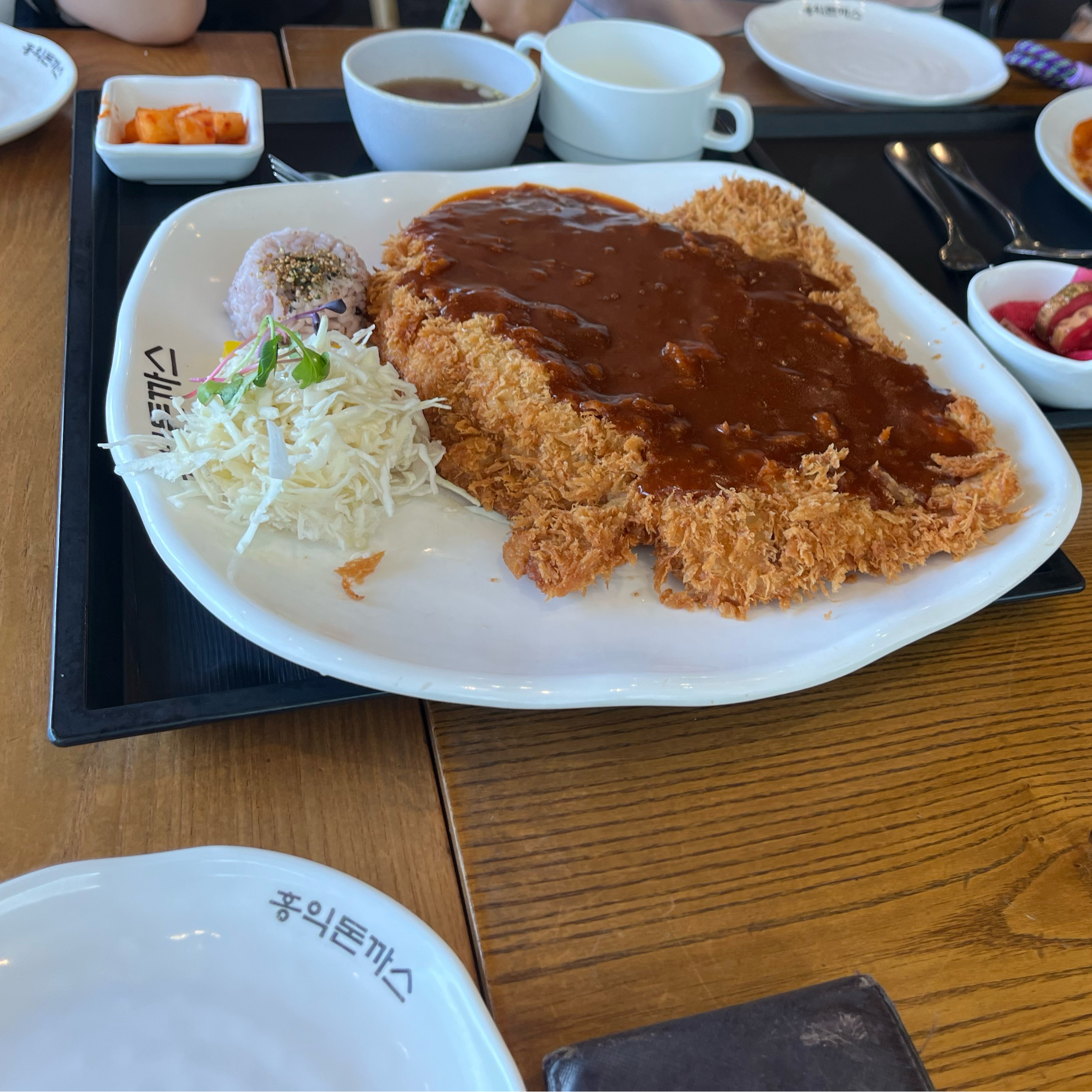 맛있게 잘 먹었어요 생각보다 웨이팅이 빨리 빠져요 주차고 편리합니다. - 전주 효자동 맛집 홍익돈까스 전주효자점