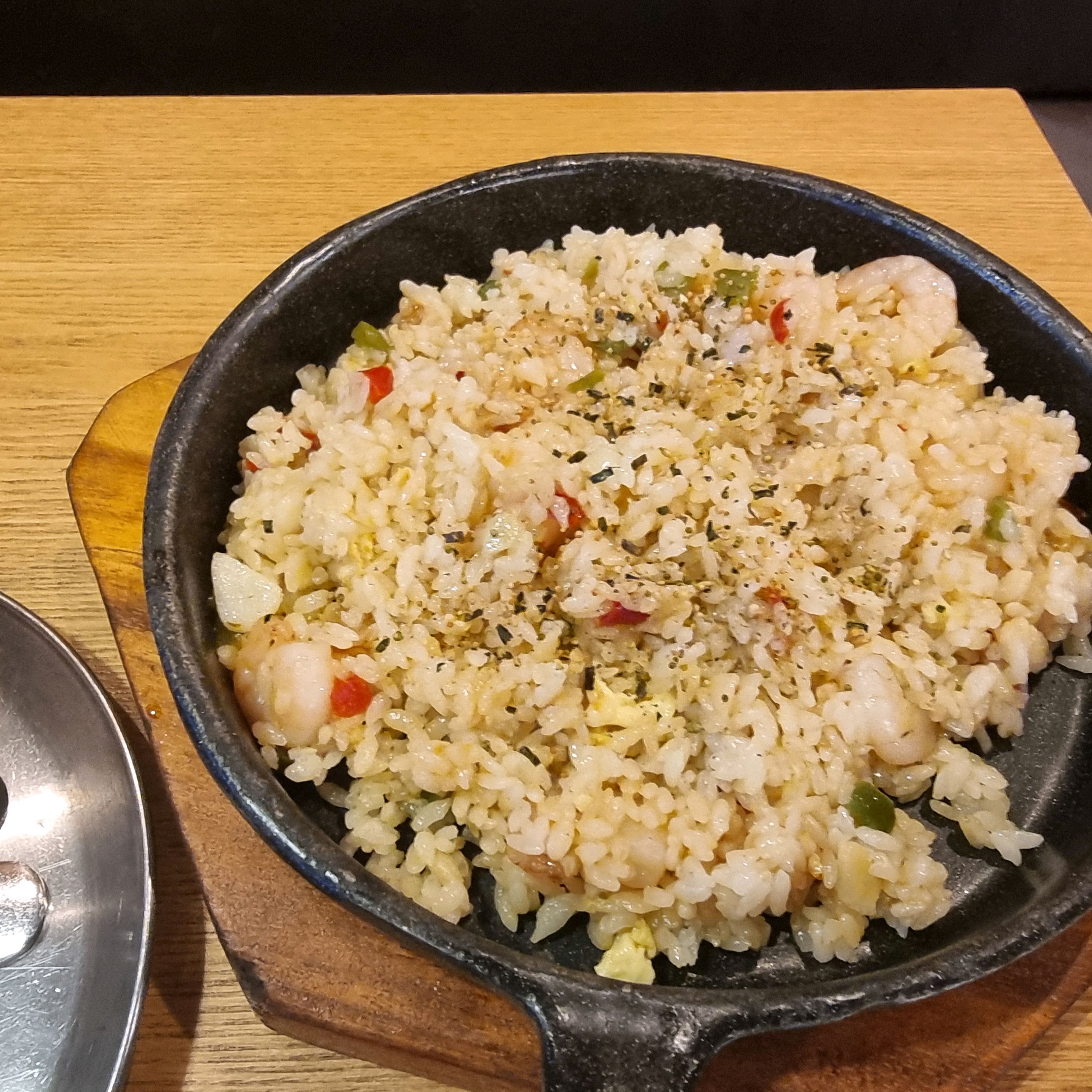 가격대 합리적이여서 다양하게 주문해서 먹기 좋아요 - 강릉 교동 맛집 홍익돈까스 강릉점