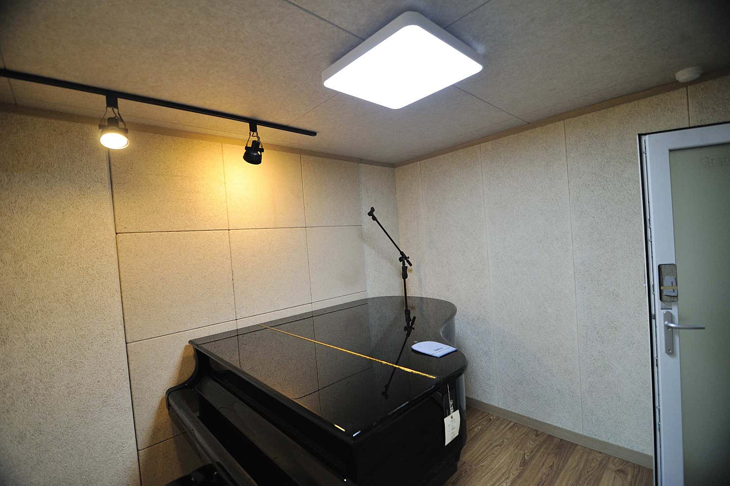 2번째 스튜디오 사진