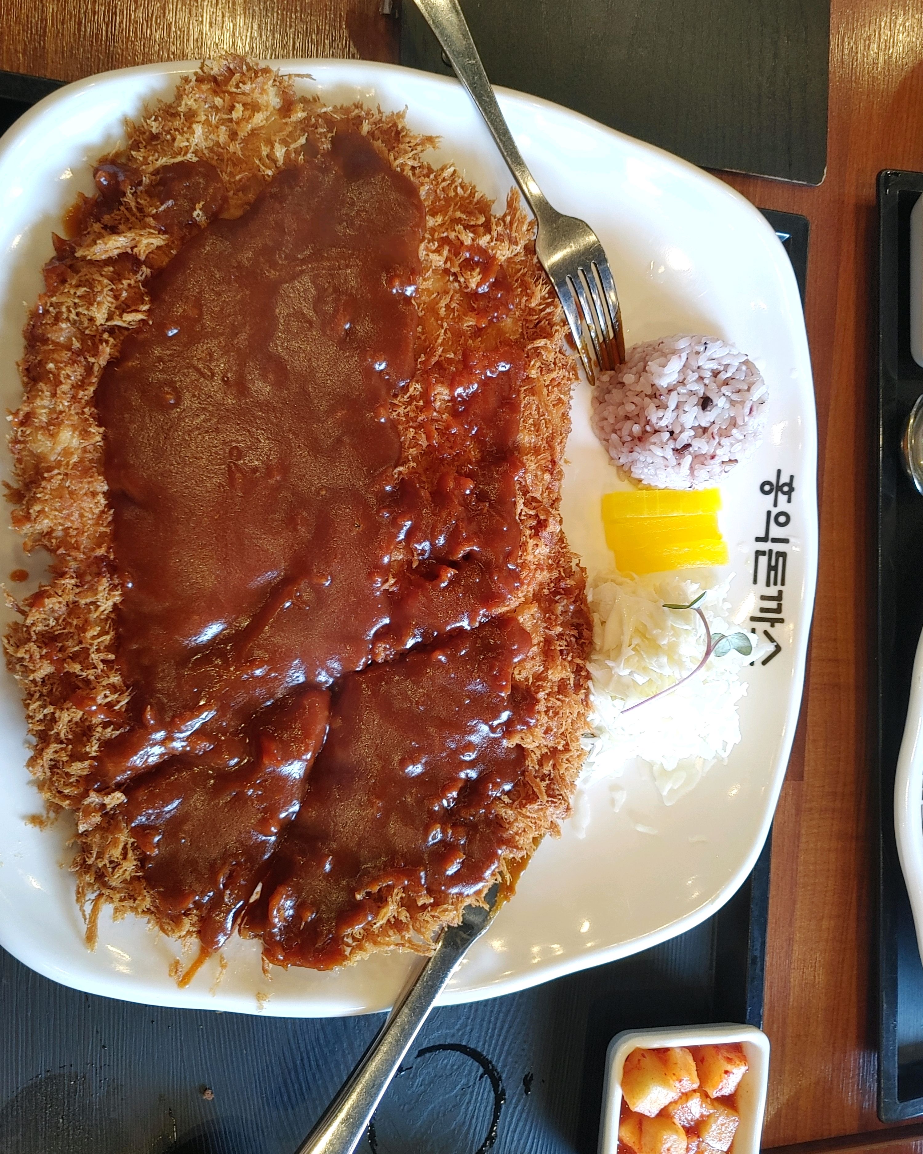 너무 달아요.. 소스가 아이 처음으로 처했습니다.. - 구미 금오산 맛집 홍익돈까스 구미금오산점
