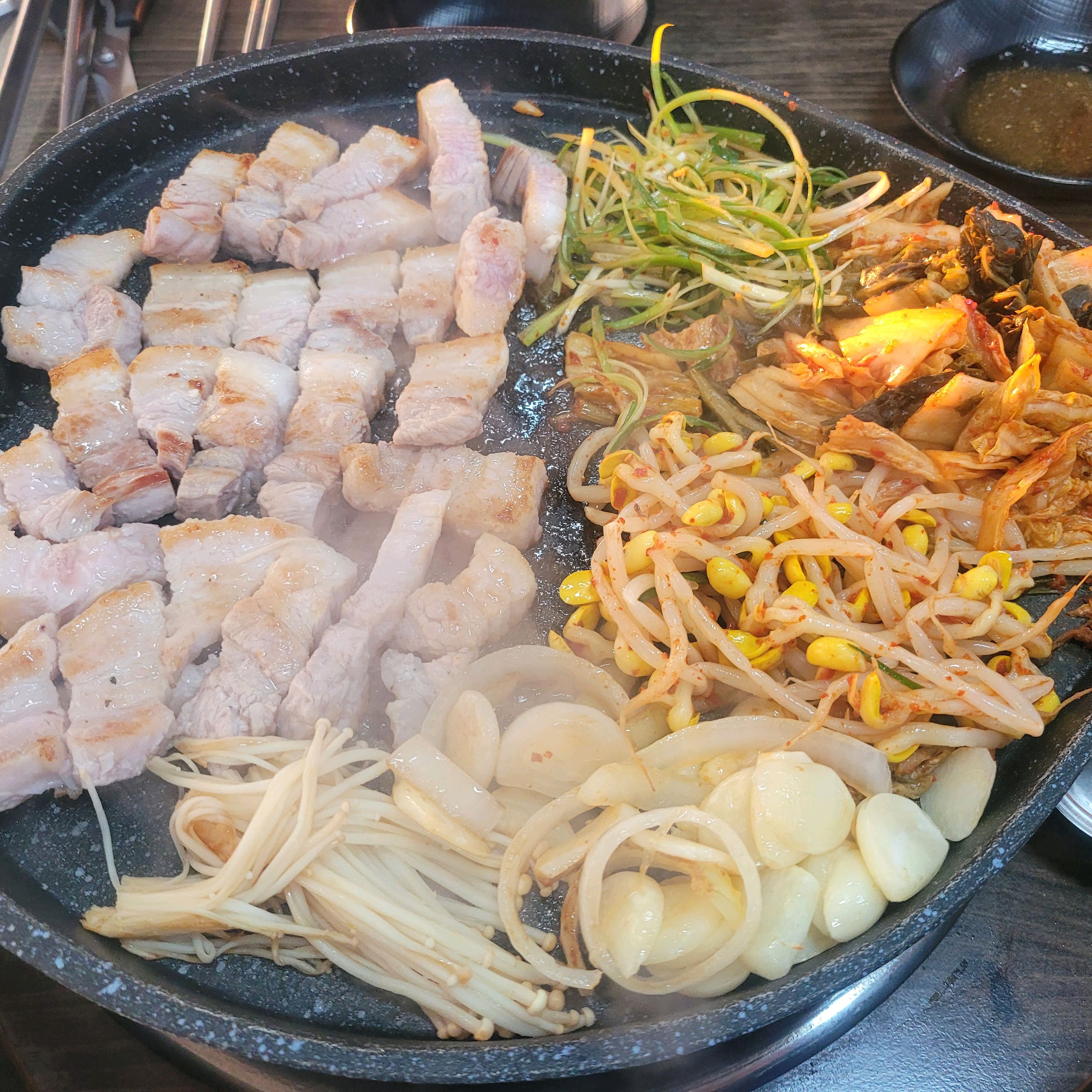 대천 맛집 [돈돼지 삼겹살] 직접 가본 로컬 리뷰