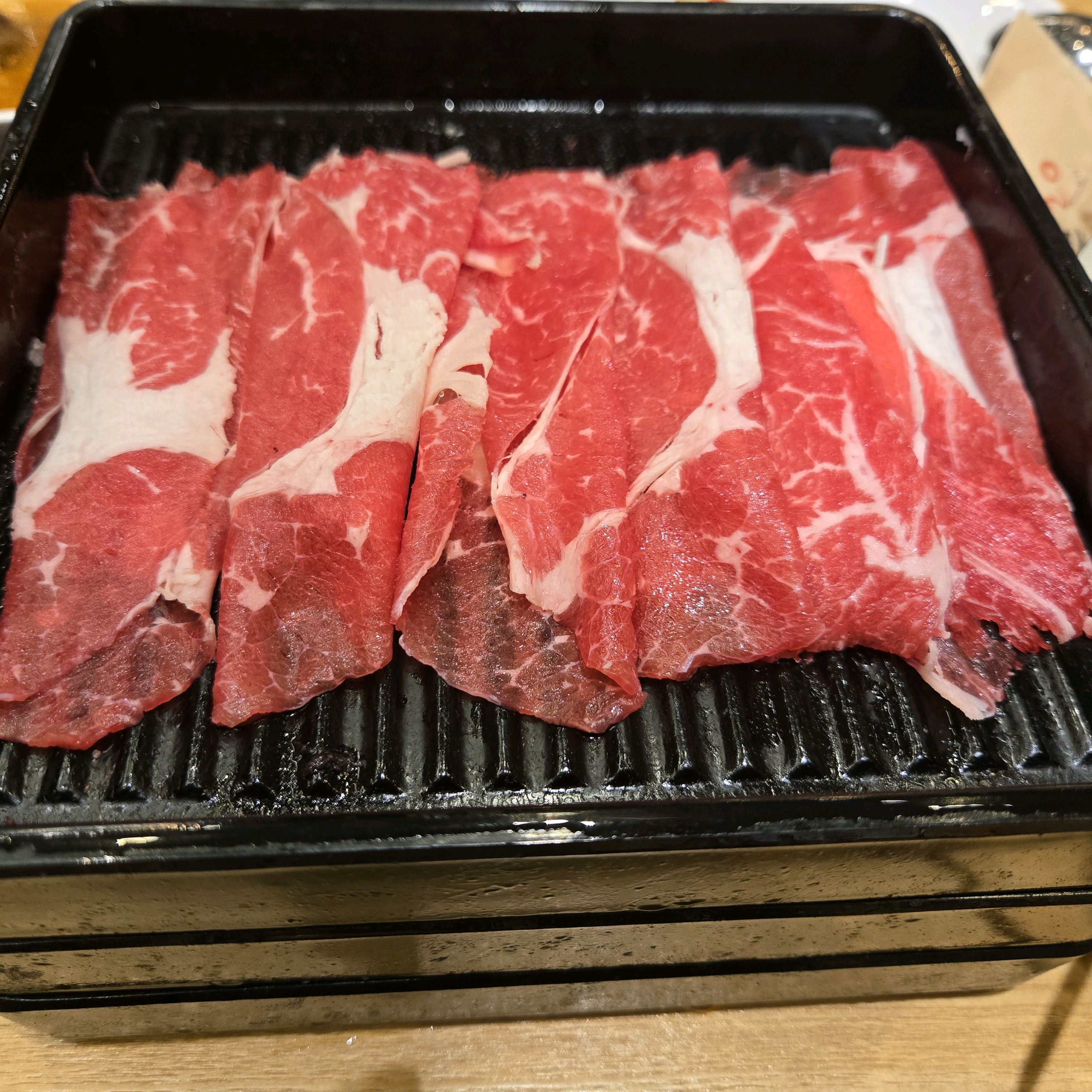 처음 왔는데 식당이 깔끔하고 고기가 무한리필이라 더 좋았어요 가족끼리 맛있게 잘 먹고 왔어