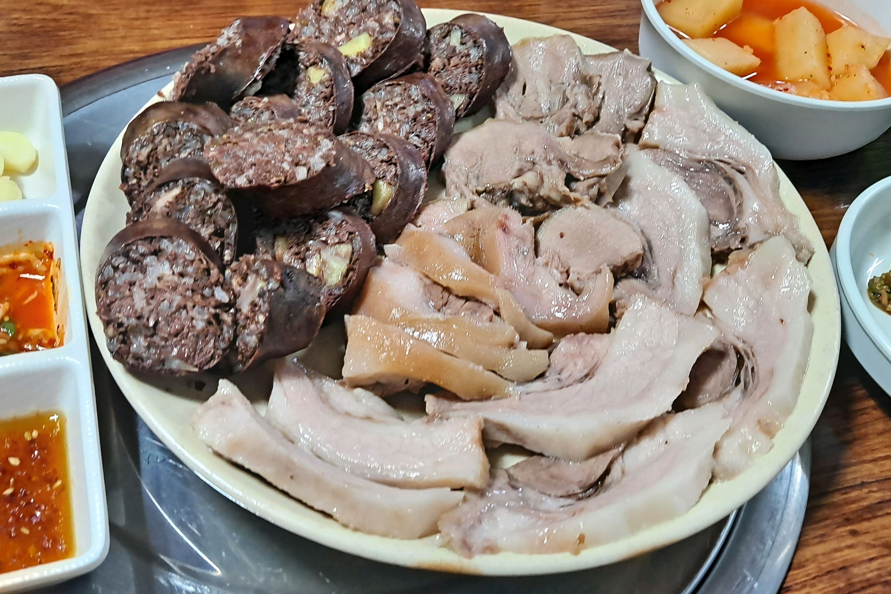 
서울시 도봉구 방학동 맛집 아바이순대감자탕