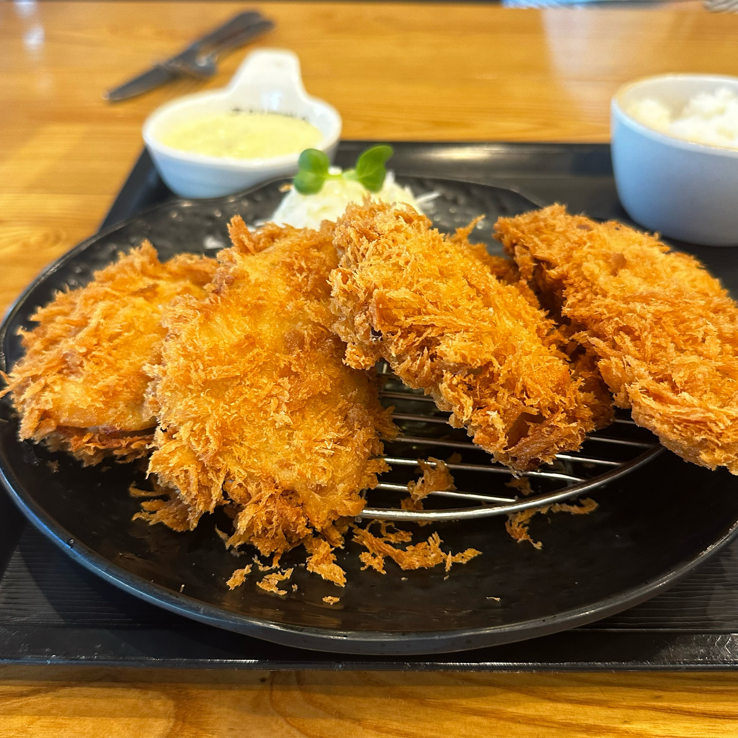 생선가스와 볶음우동 - 용인 수지 맛집 홍익돈까스 수지점