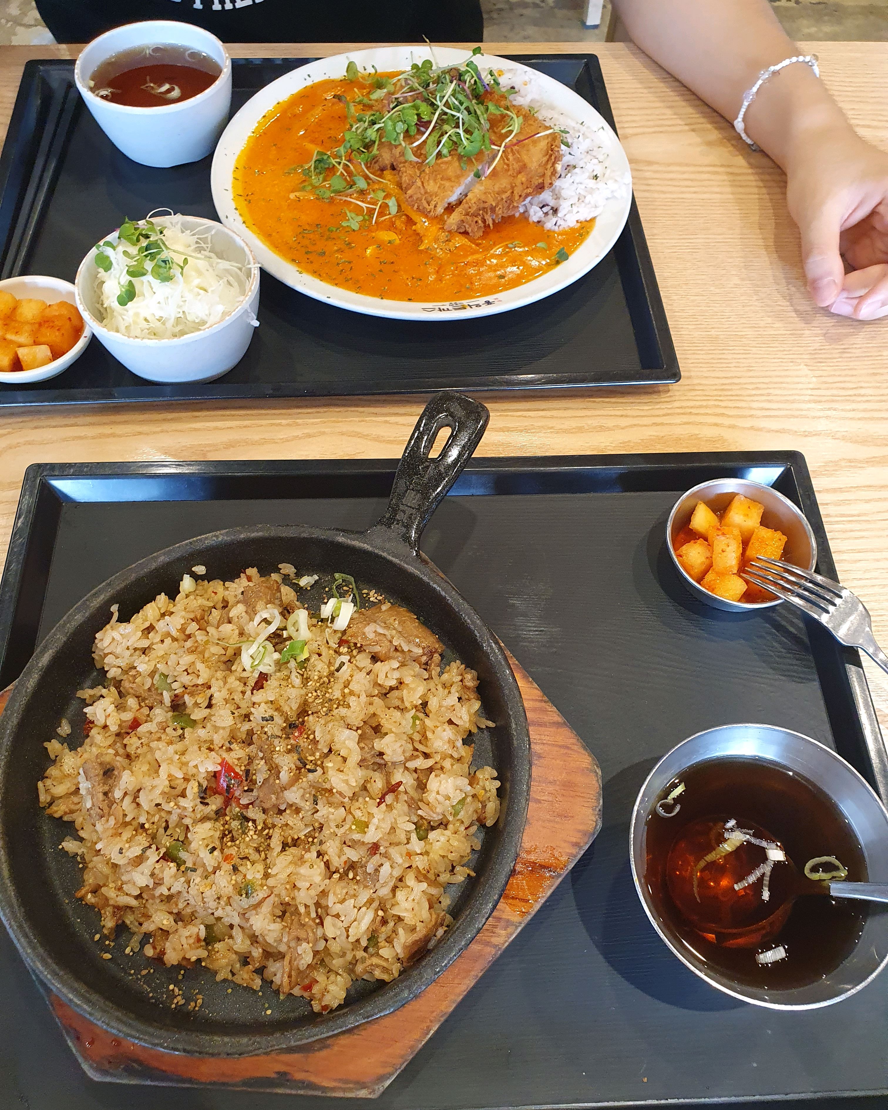 전체적인 맛은 괜찮음ᆢ로제돈까스ᆢ돈까스가 넘작음ᆢ밥양을 줄이고 돈까스가 더컸음함ᆢ - 창원 신월동 맛집 홍익돈까스 창원점