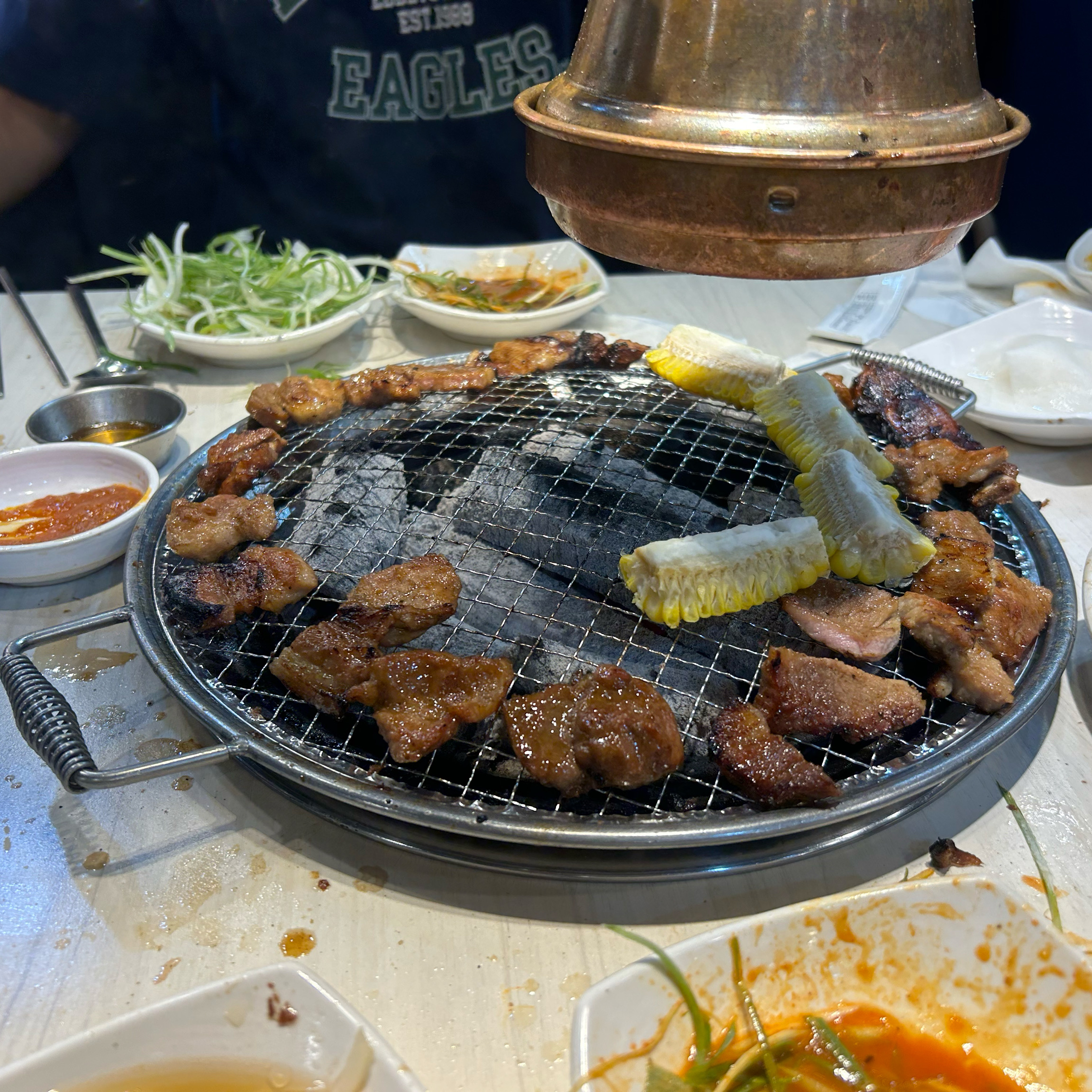 갈비 맛있게 먹고 왔습니다. 다른 곳도 가보았는데 옥수수가 있던 곳은 처음입니다! 냉동이었