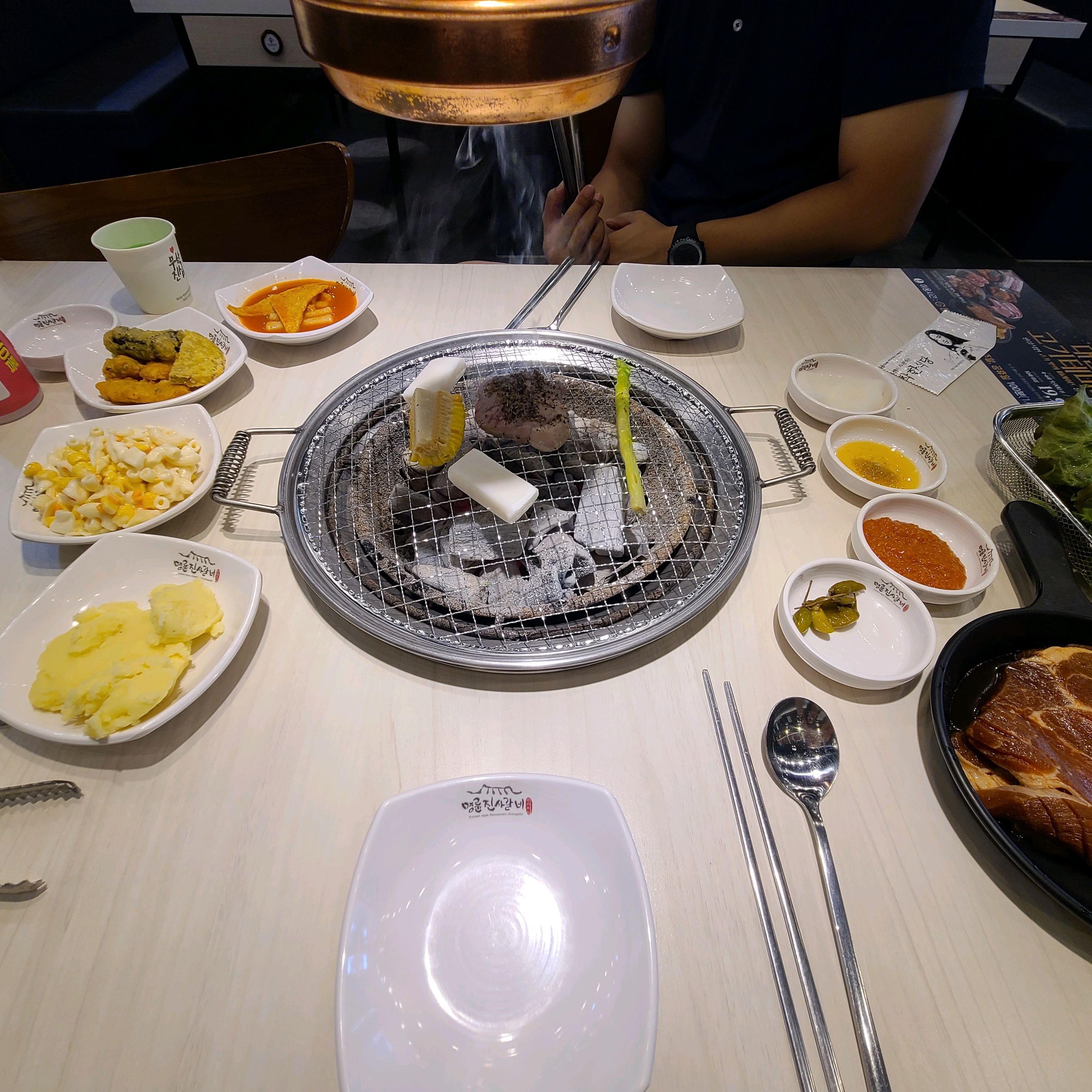 고기도 잡내 없이 맛있고,매장도 청결하고,직원분들도 너무 친절합니다. - 계산동 맛집 명륜진사갈비 인천장기점