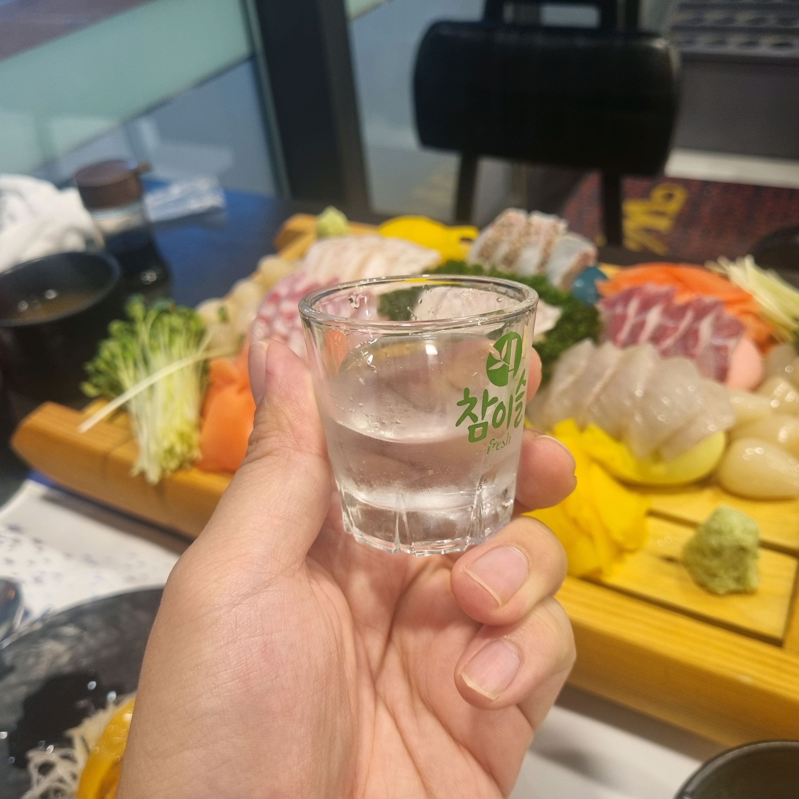 회는 만족 - 인계동 맛집 물고기자리 인계점