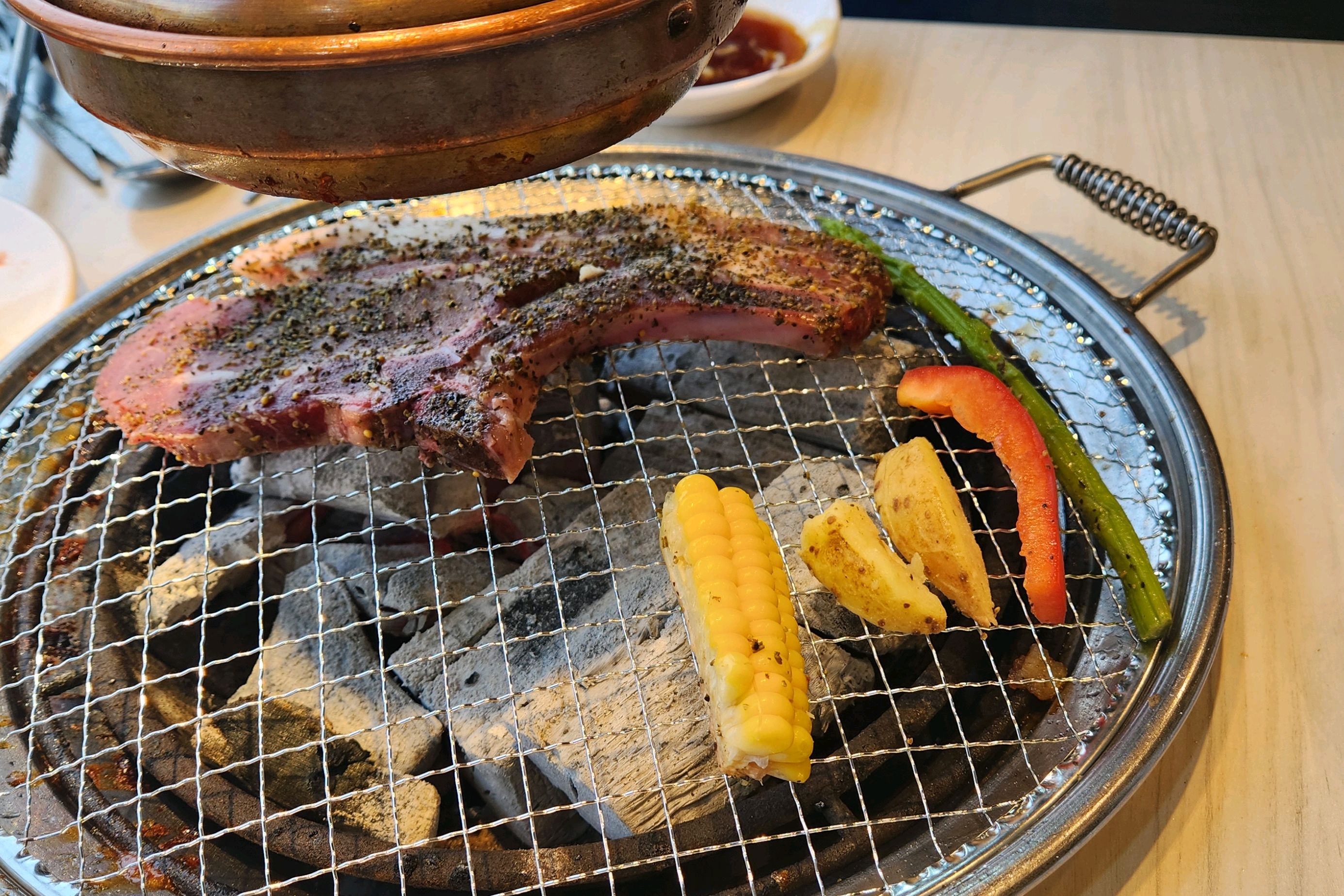 새로생긴 지점이라 그런가 깔끔했어요. 지긋하신 부부가 하시는데 친절하셨어요! 밀 떡볶이 맛