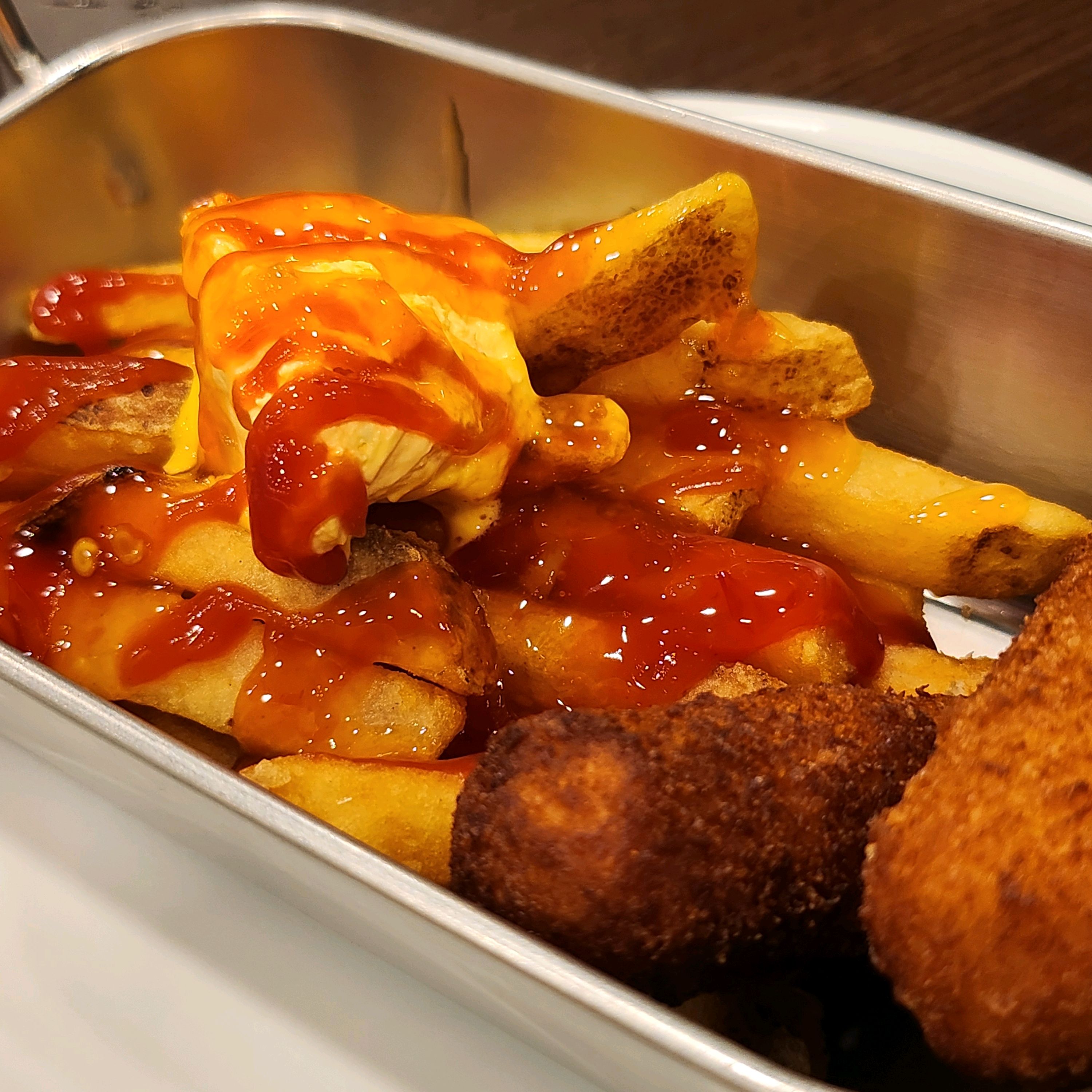 연간회원은 '치즈스틱2조각' 있는거 이제서야 알았네요. 연간회원이신 분들, 키오스크에서 꼭