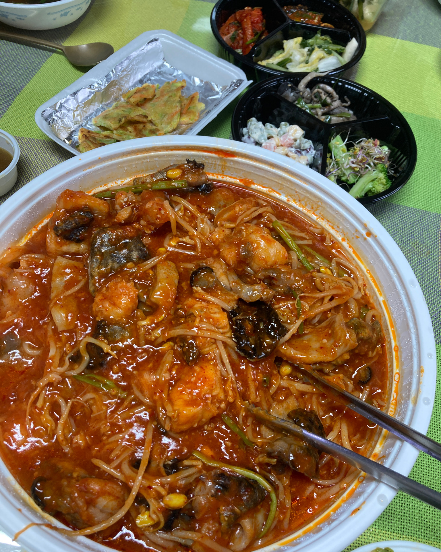 평일에도 브레이크타임끝나면 바로 사람 꽉차는 집 - 권선동 맛집 송파아구찜
