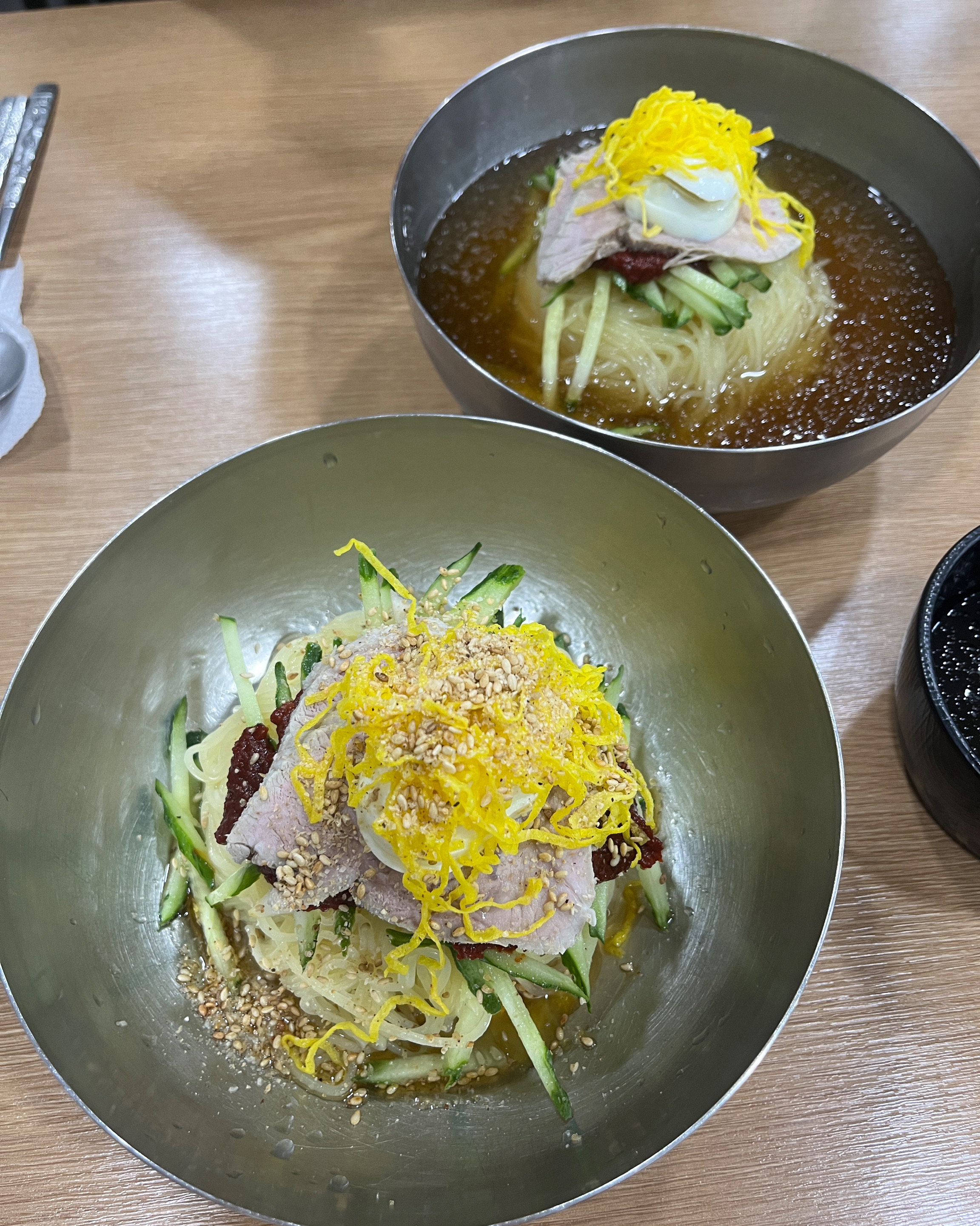 비빔이 더 맛있는 것 같아요!! 양은 엄청 많지는 않으니 많이 드시면 곱배기 추천 사진은