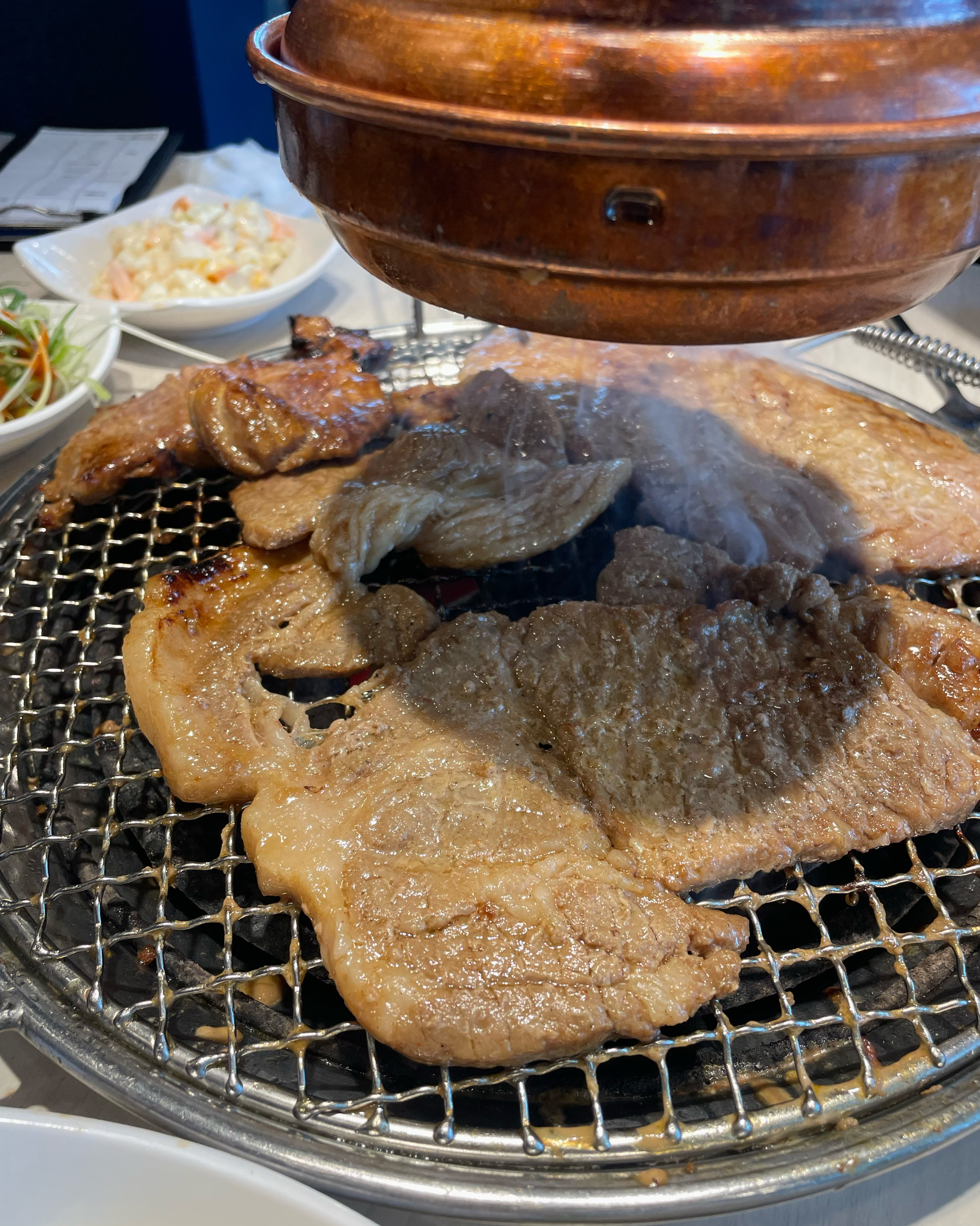 돼지갈비맛있네요. 리뉴얼 후 괜찮아 진 것 같습니다. 고기 다 먹고 빵 구워서 드셔보세요