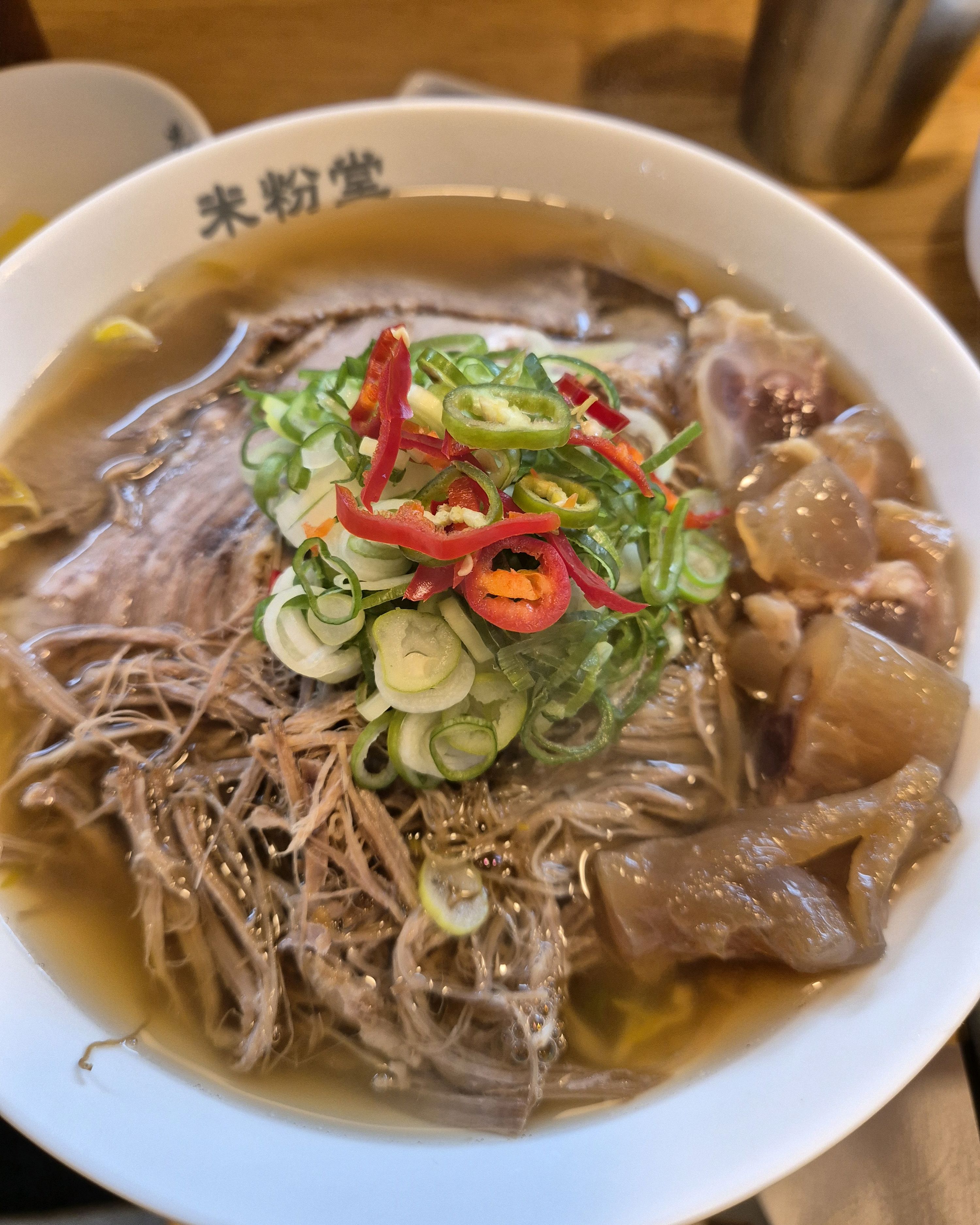 먹어도 질리지 않는 맛.. 생각날 때마다 갑니다. 매장이 시원해서 더운 한여름날에도 너무