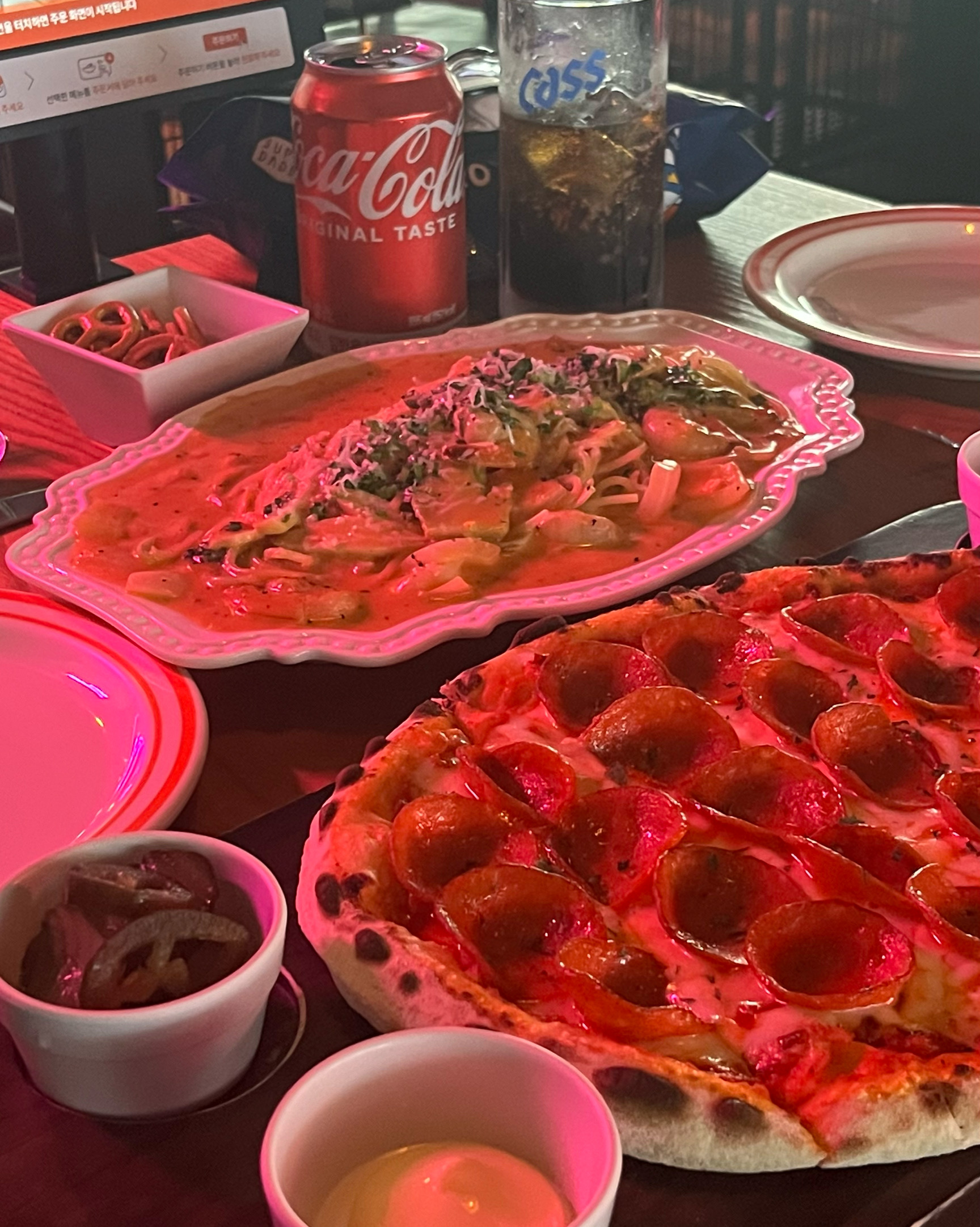 이태리식 화덕피자라 너무너무 맛있고 도우까지 진짜 쫀득 쫄깃해서 오랜만에 피자 맛집을 찾았
