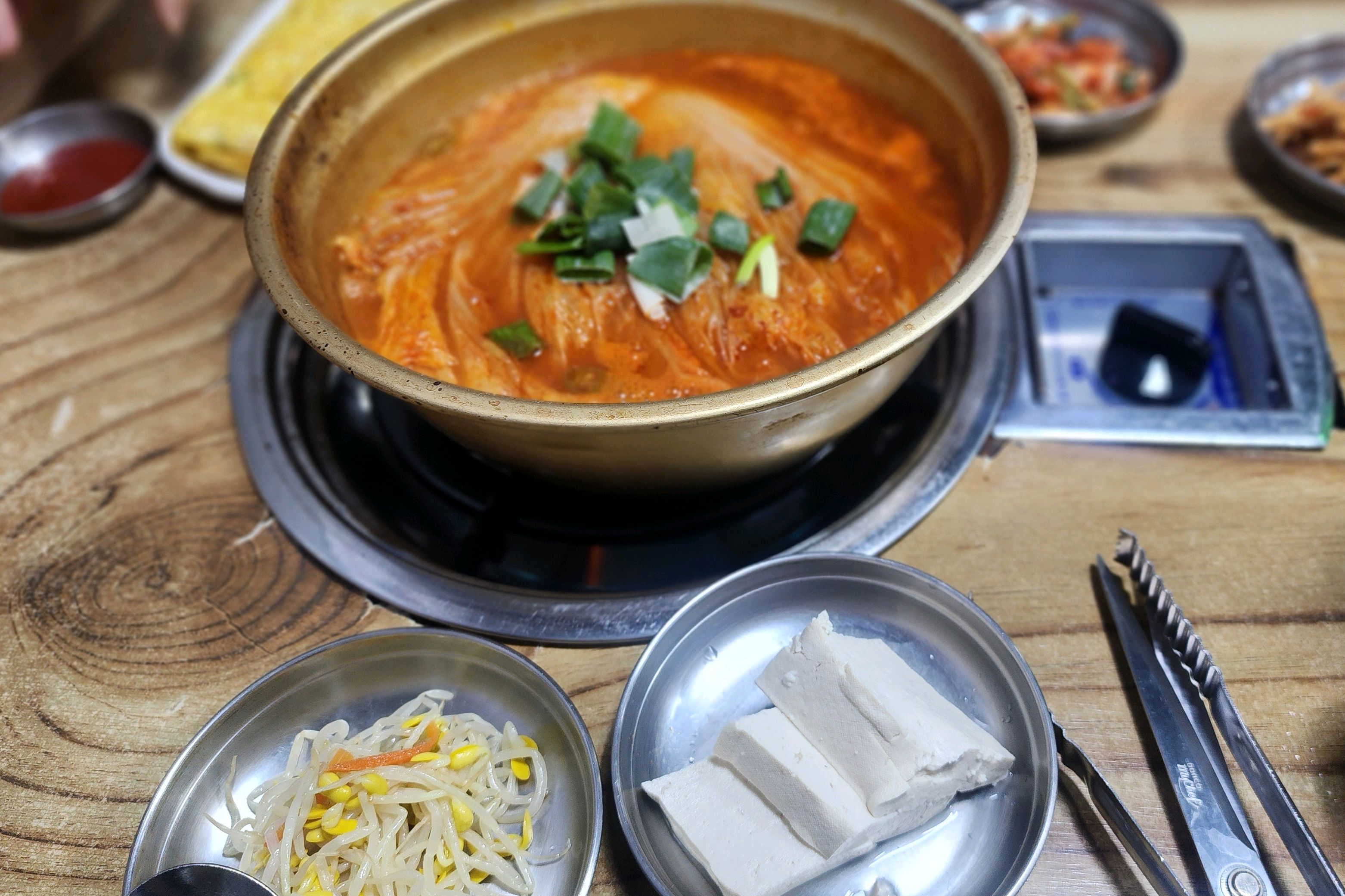 돼지고기김치찌개...계란말이.. - 천호동 맛집 명동찌개마을 천호점