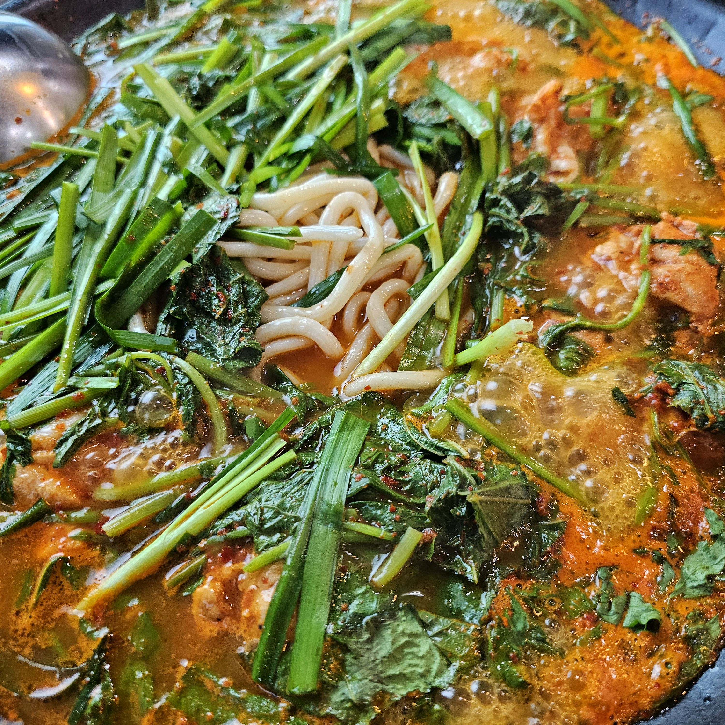 삼척 여행했을때 방문했어요. 태백에서 못먹어본거라 먹어봤는데 너무 맛있게 먹었어요. 사리