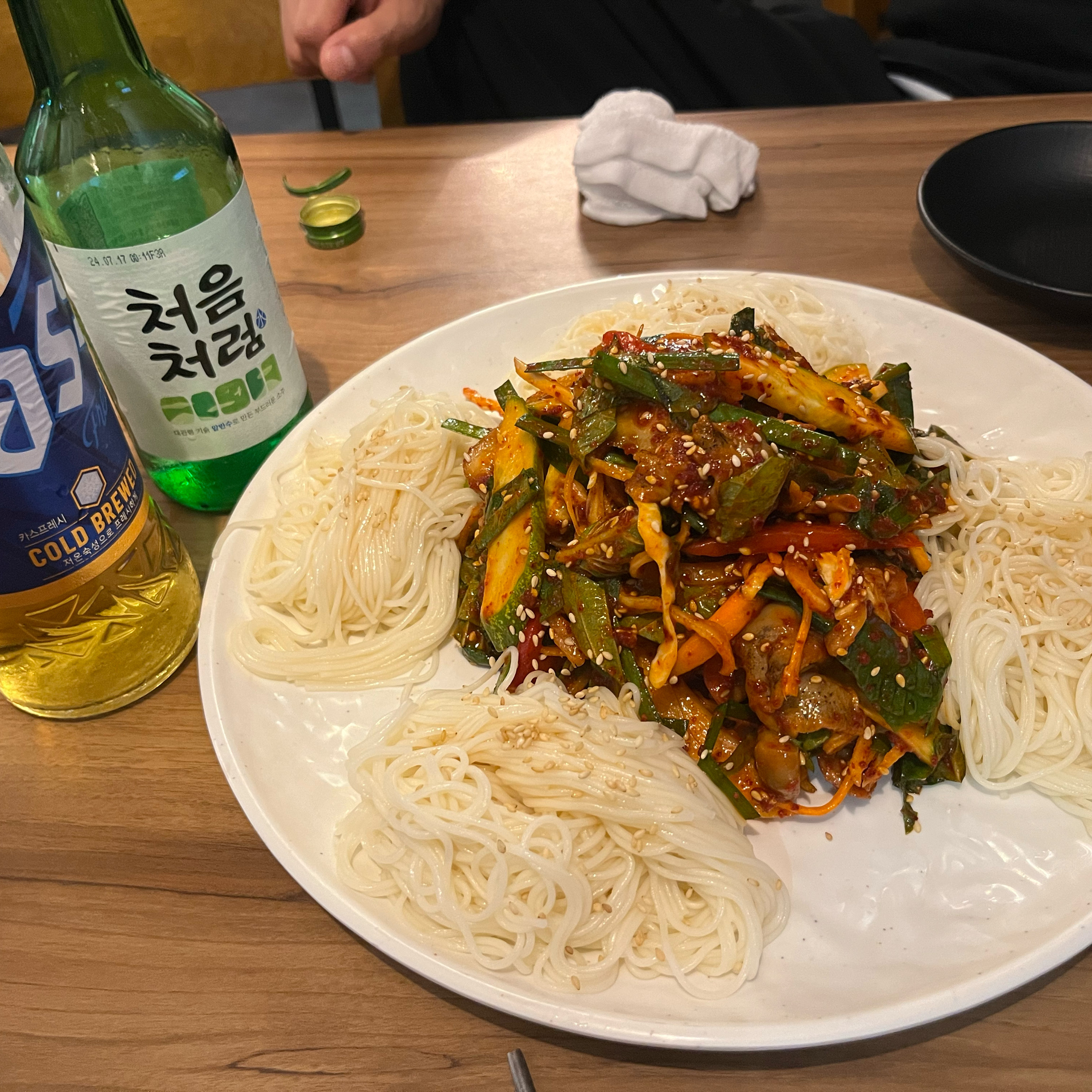 골뱅이무침에 소면이 아닌 - 천호동 맛집 돈짱77