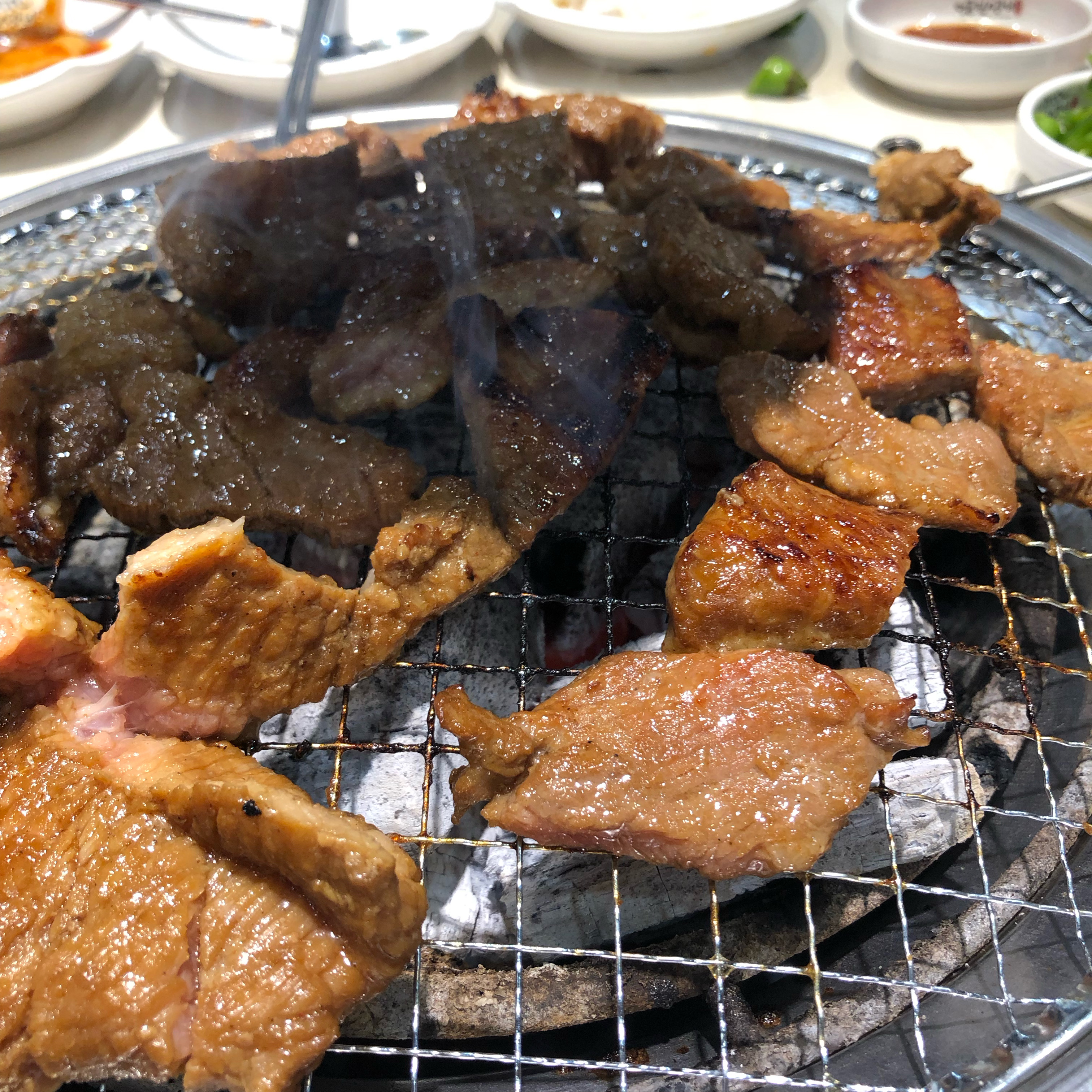믿고 먹는 명륜진사갈비 ❤️ 이 지점은 처음 와봤는데 완전 좋아요!😘 직원분들도 친절하시고
