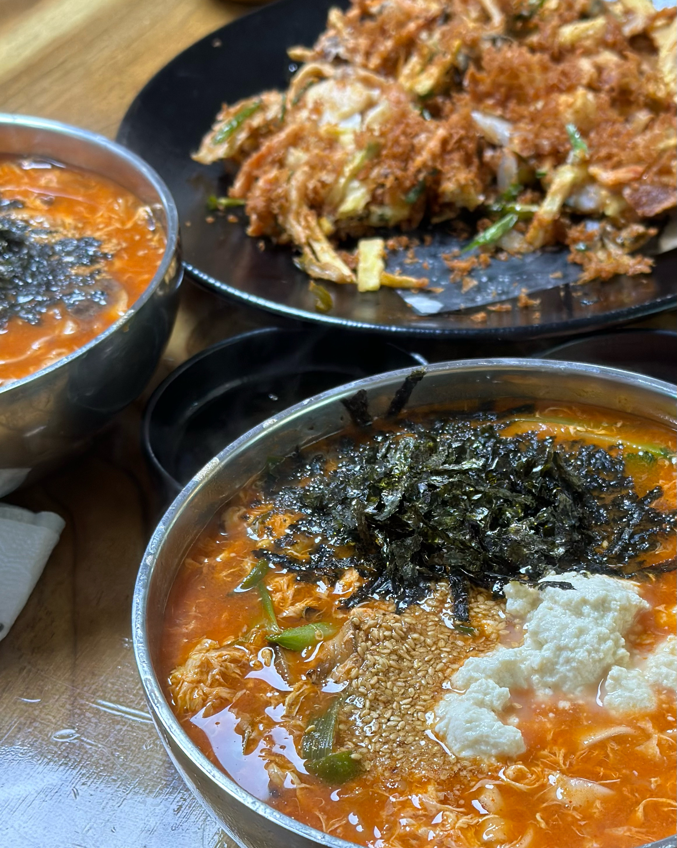 급하게 알아보고 갔는데 알고보니 강문해변 찐맛집이었어요 ~ 장칼국수도 너무 맛있는데 꼭 두