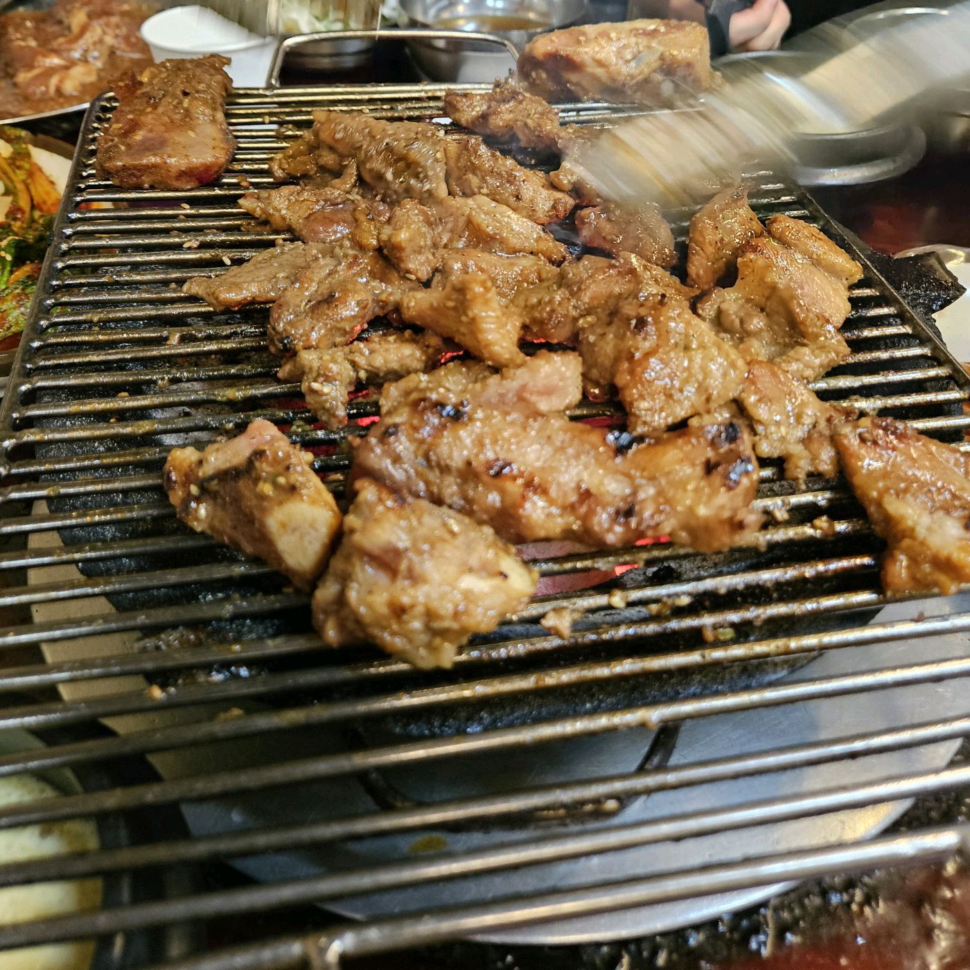 
굽은다리역식당 숯불돼지갈비 마포집