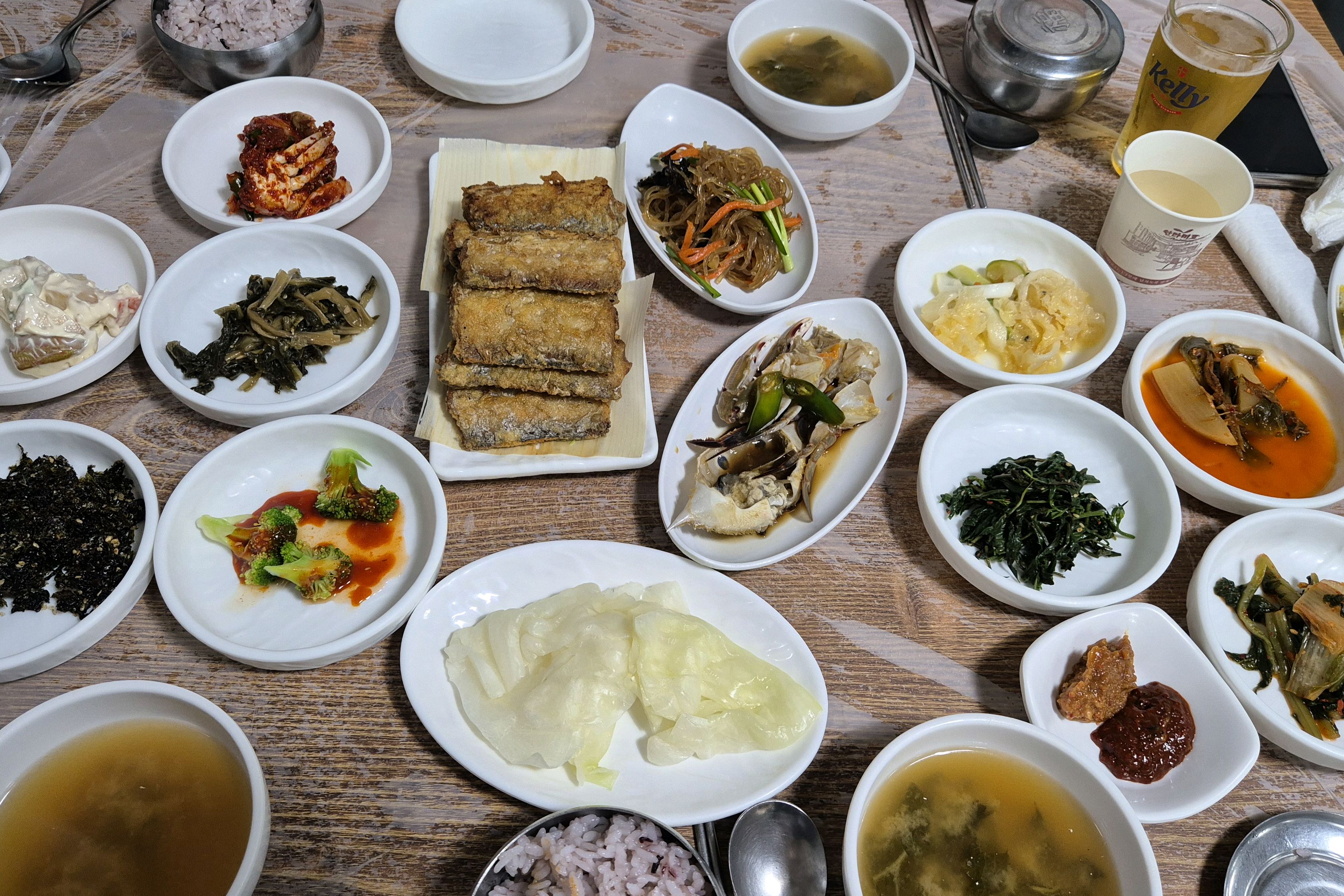 다좋은데 계란말이나 제육볶음 등 리필안되는 음식들은 양이 예전보다 줄었고 전체적인 밸런스가