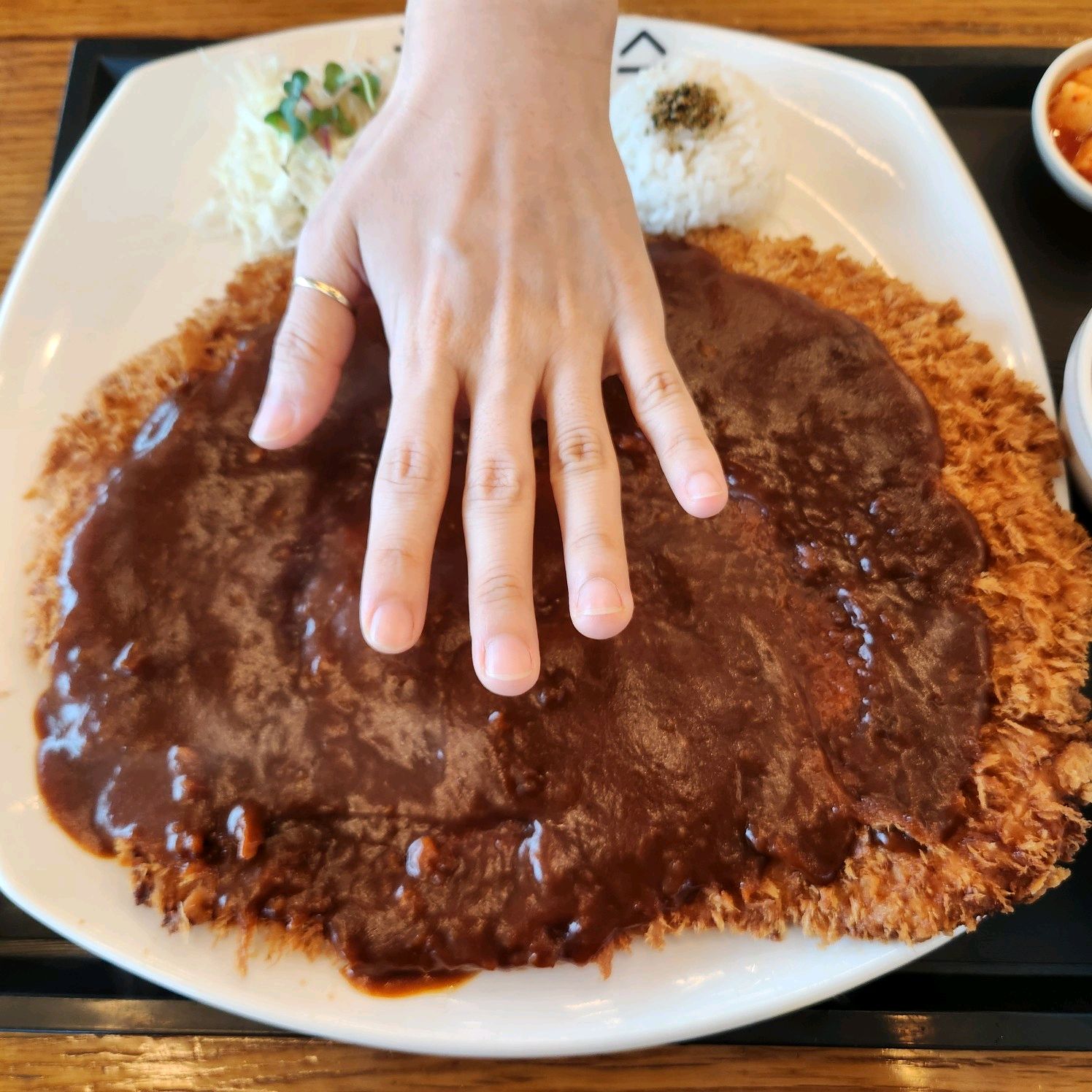 아무리 왕돈까스라지만 이렇게 크고 맛있는곳 있나요? 아이와 가기도 좋고, 양도 푸짐해 한끼
