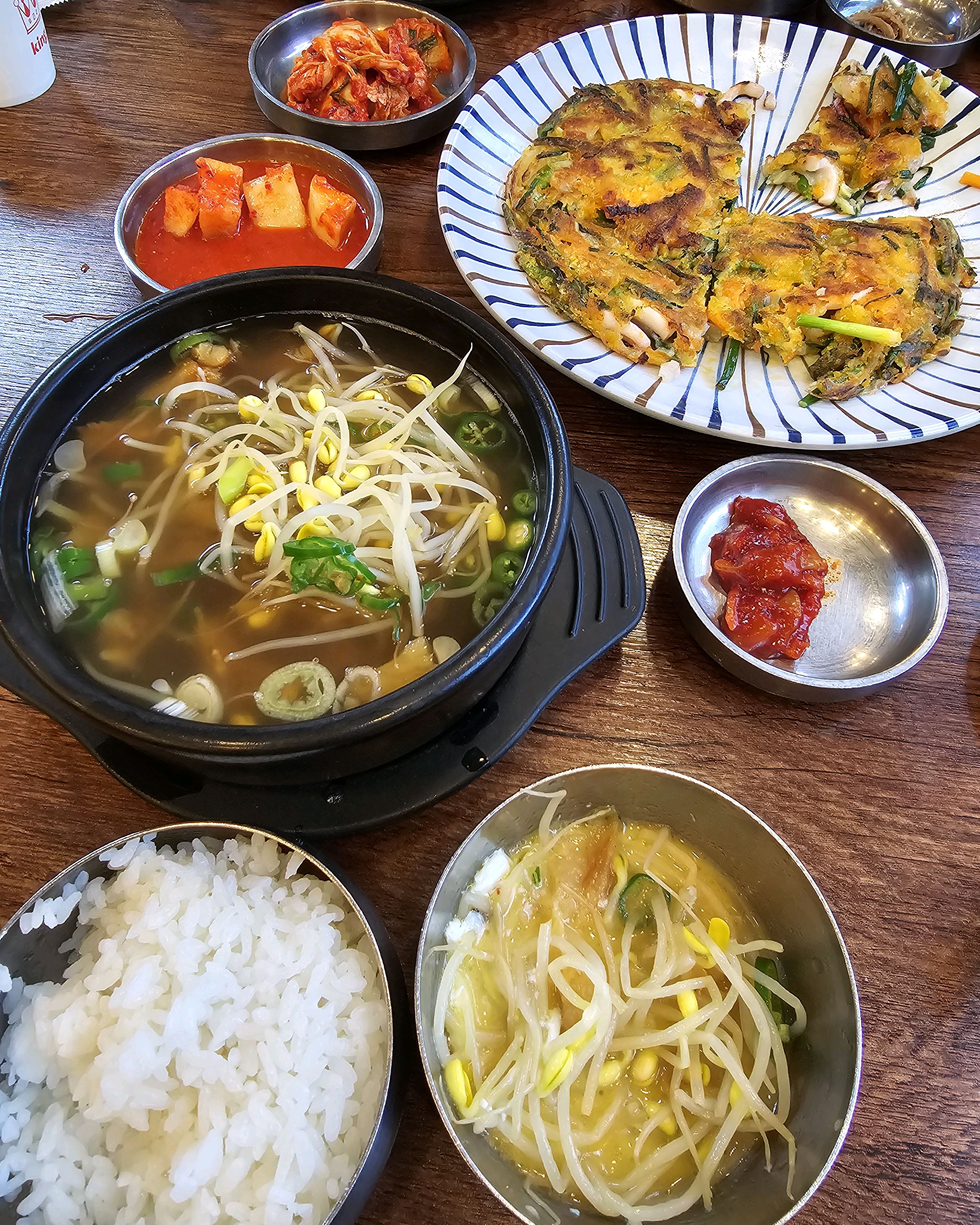 
서울시 은평구 대조동 맛집 넷길이콩나물국밥 은평본점