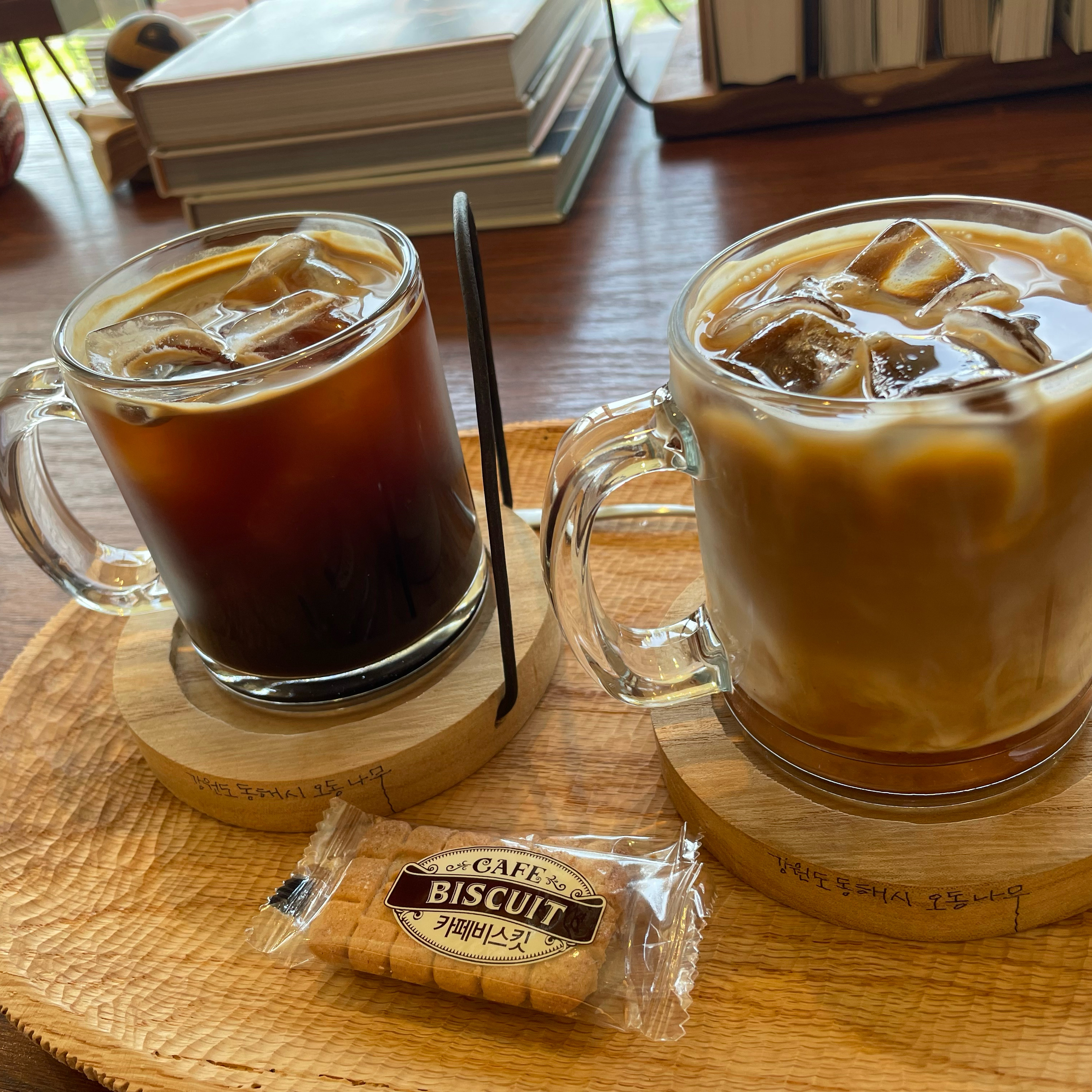 조용하고 잔잔해서 분위기 좋고 나무로 되어 있눈게 많이 보여서 예뻐요 - 하회마을 맛집 나르므로