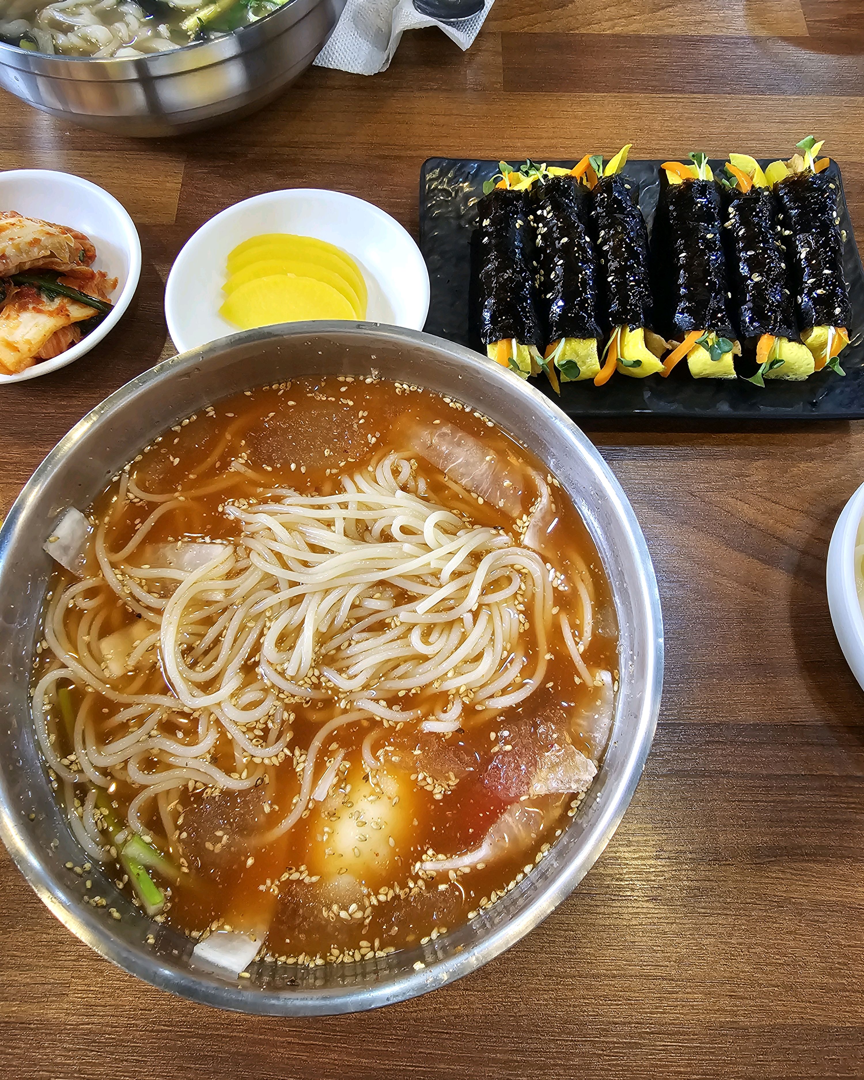 면1 꼬마김밥3 해서 세트만원에 - 천호동 맛집 오고당쫄면