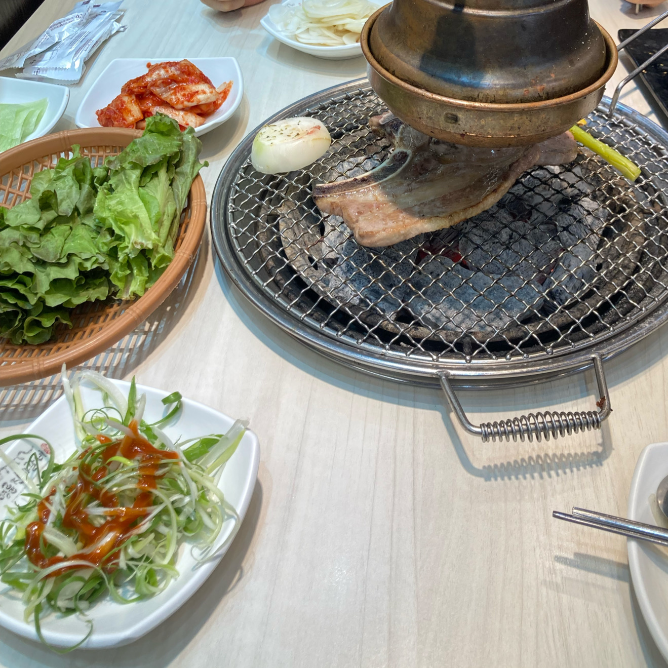 직원분들이 너무 친절하시고 음식도 바로바로 채워주셔서 좋아요 - 장안구 맛집 명륜진사갈비 수원파장점